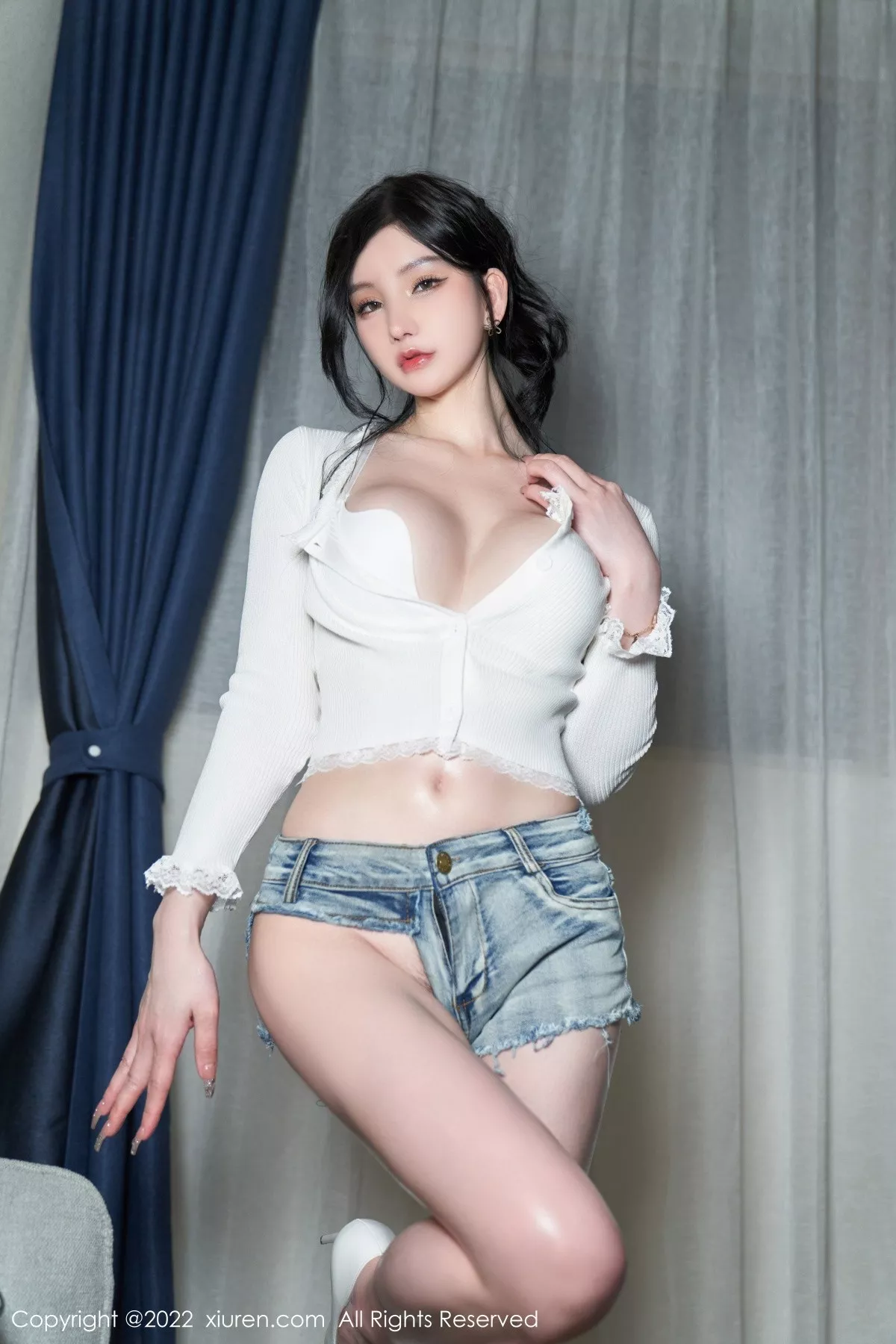 秀人集.com_[XiuRen秀人网]No.5239_女神周于希Sally性感白上衣配齐逼牛仔短裤秀绝美身材诱惑写真85P