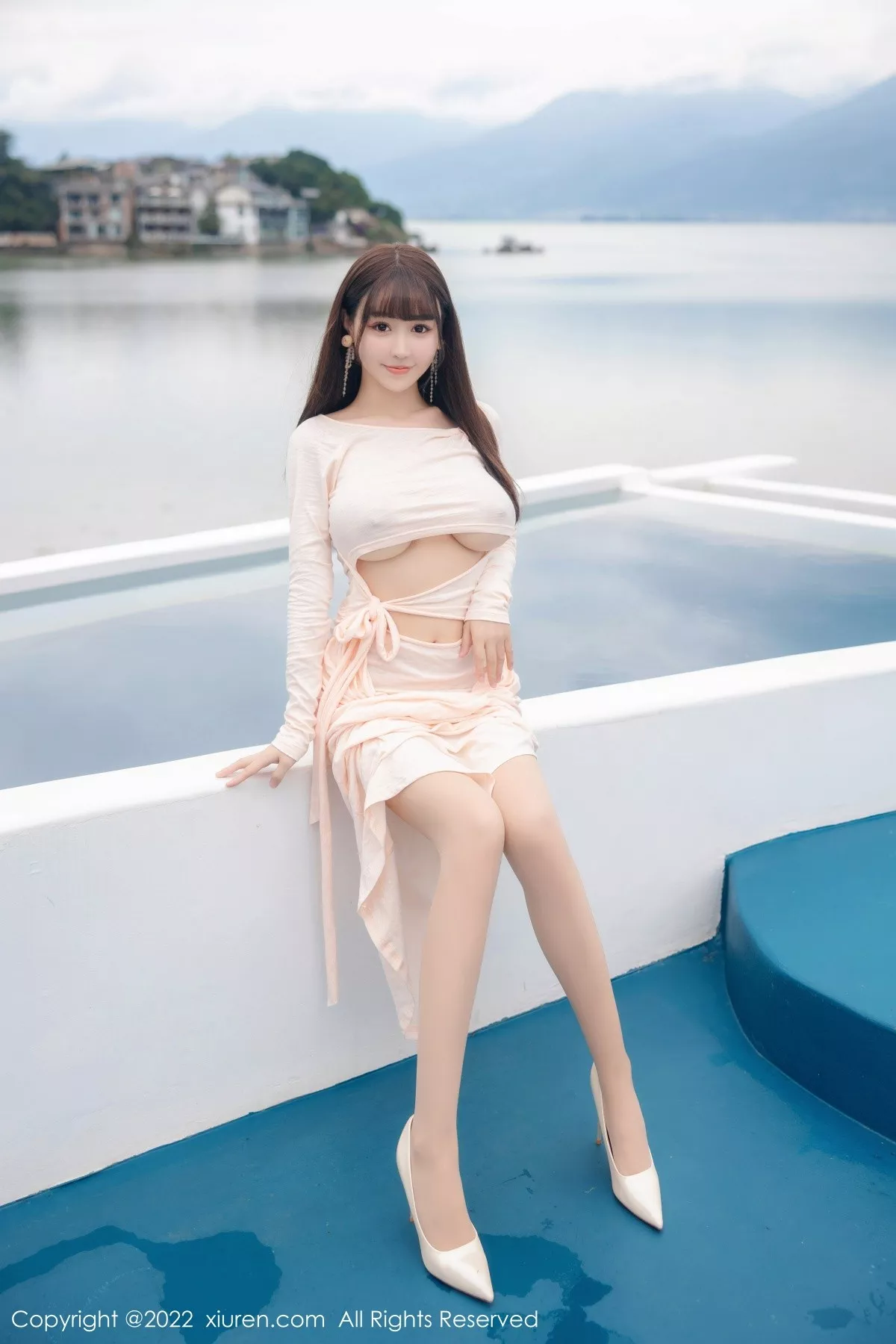 秀人集.com_[XiuRen秀人网]No.5248_女神朱可儿Flora大理旅拍浅色镂空连衣裙配超薄肉丝撩人诱惑写真90P