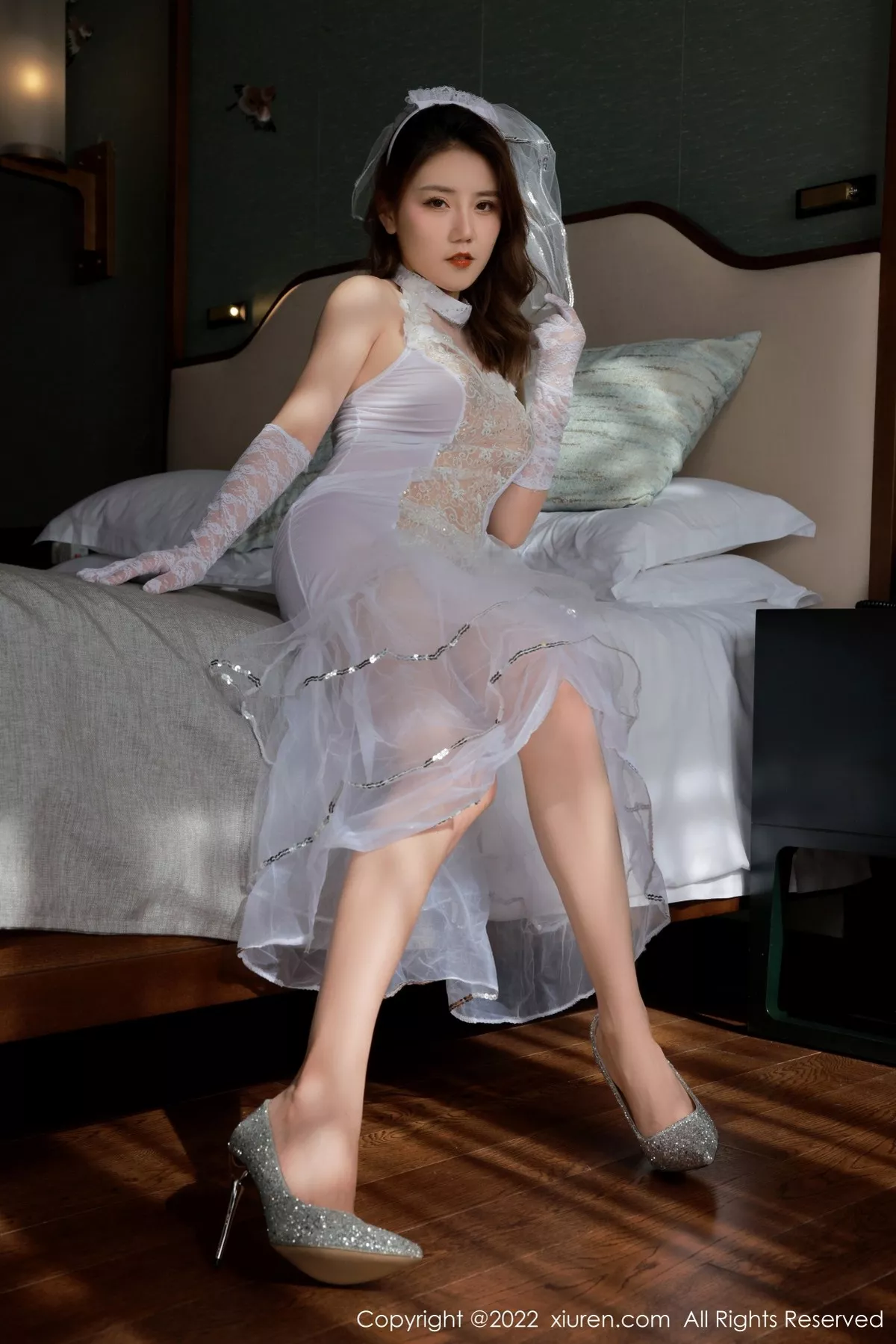 秀人集.com_[XiuRen秀人网]No.5247_模特sugar糖酒酒澳门旅拍白色轻透婚纱露丁字裤秀翘臀诱惑写真57P