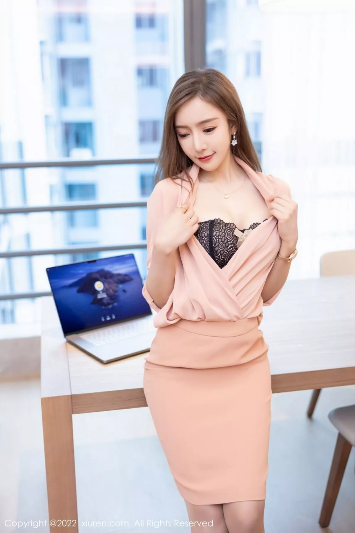 秀人集.com_[XiuRen秀人网]No.5257_女神王馨瑶yanni粉色套装半脱露黑色蕾丝内衣超薄肉丝诱惑写真86P