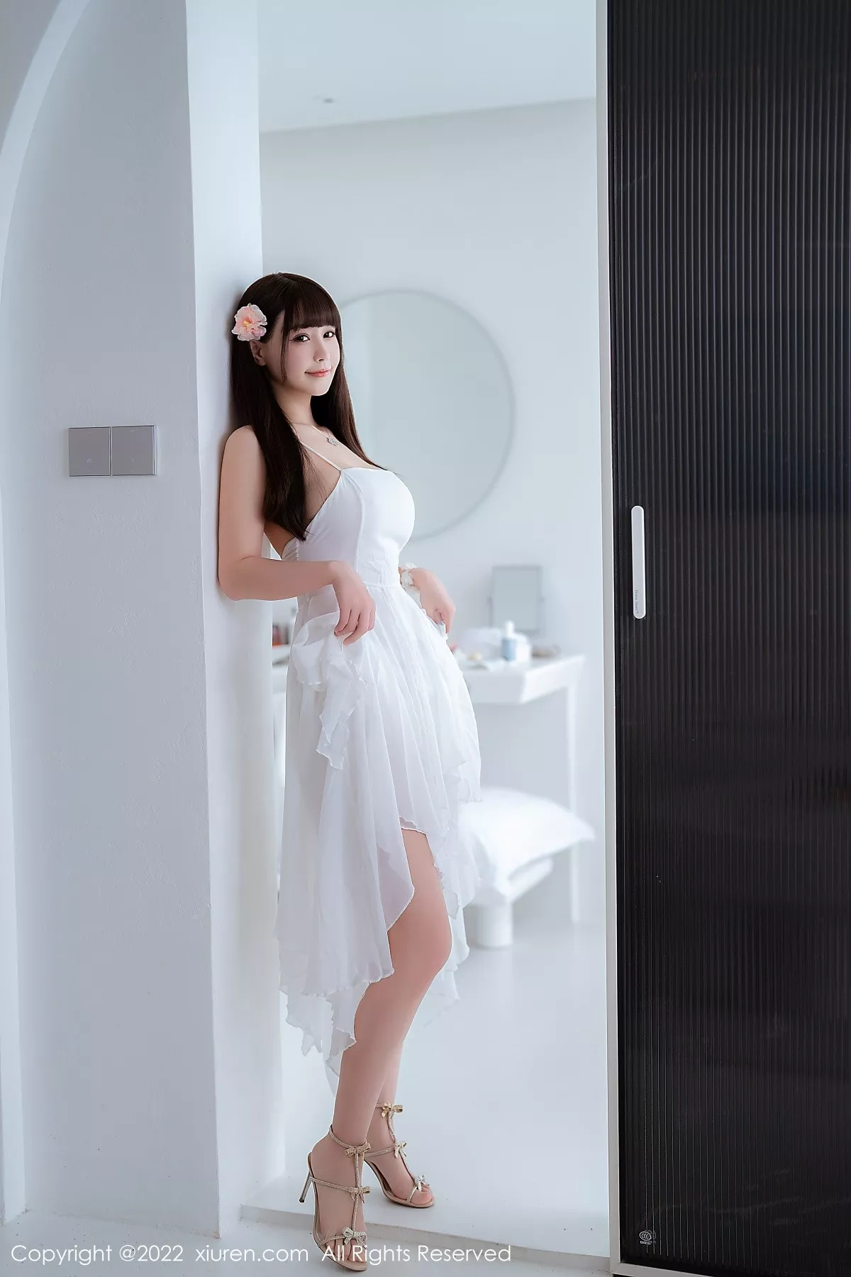 秀人集.com_[XiuRen秀人网]No.5261_女神朱可儿Flora大理旅拍白色露肩吊带裙配白丝袜丰满诱惑写真114P