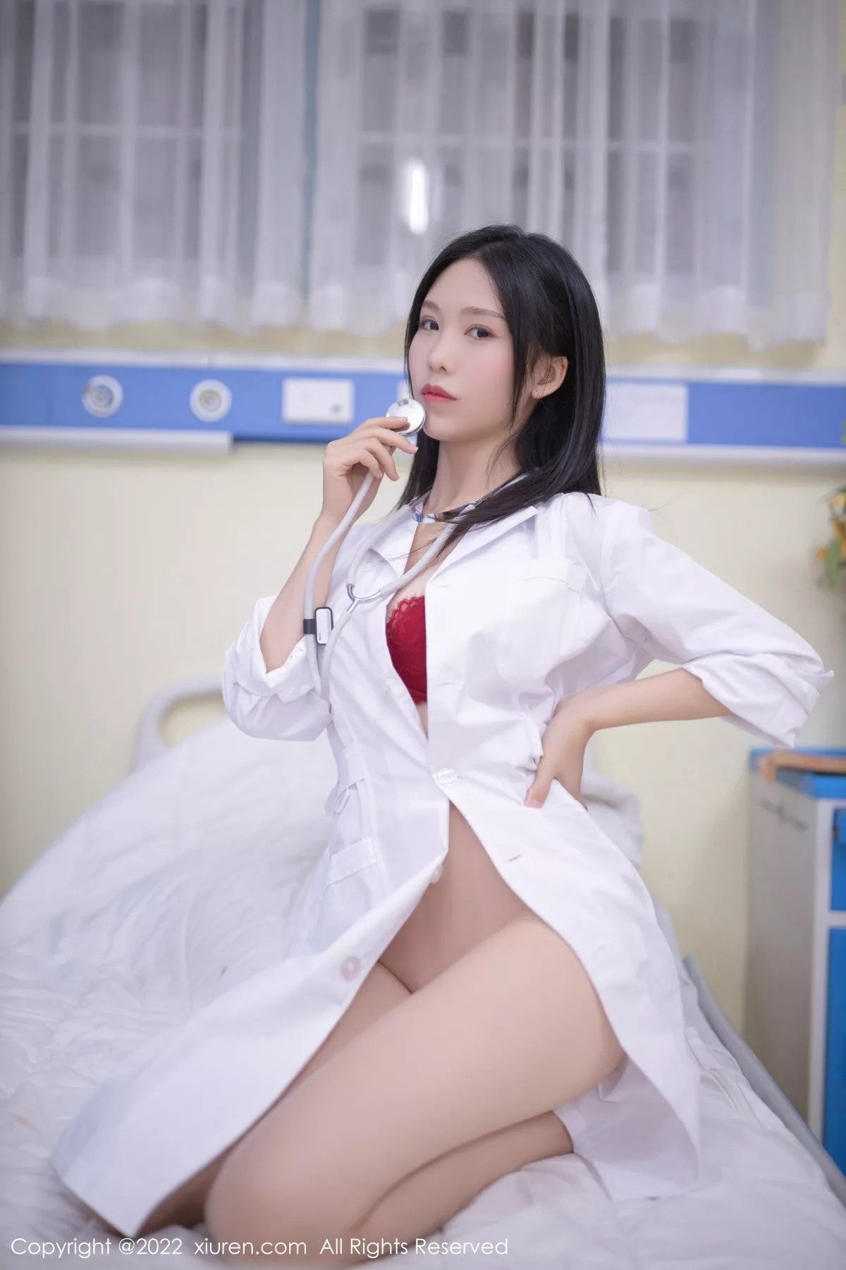 秀人集.com_[XiuRen秀人网]No.5267_模特利世脱性感白色护士服露暗红色蕾丝内衣超薄肉丝诱惑写真74P