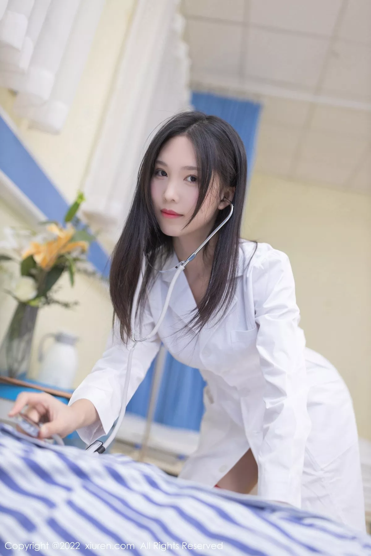 秀人集.com_[XiuRen秀人网]No.5267_模特利世脱性感白色护士服露暗红色蕾丝内衣超薄肉丝诱惑写真74P