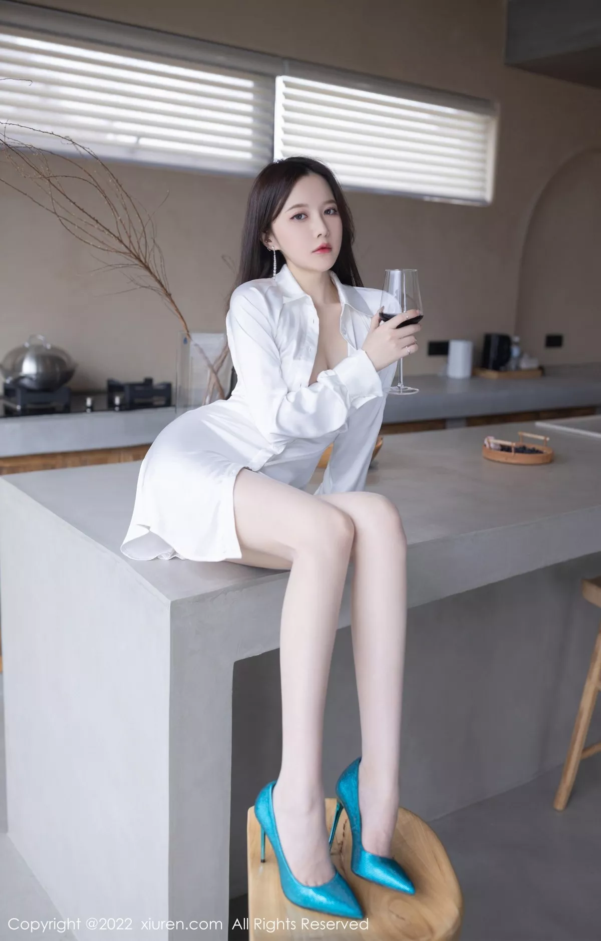 秀人集.com_[XiuRen秀人网]No.5286_模特鱼子酱Fish云南旅拍性感白T配超薄肉丝秀婀娜身姿诱惑写真80P