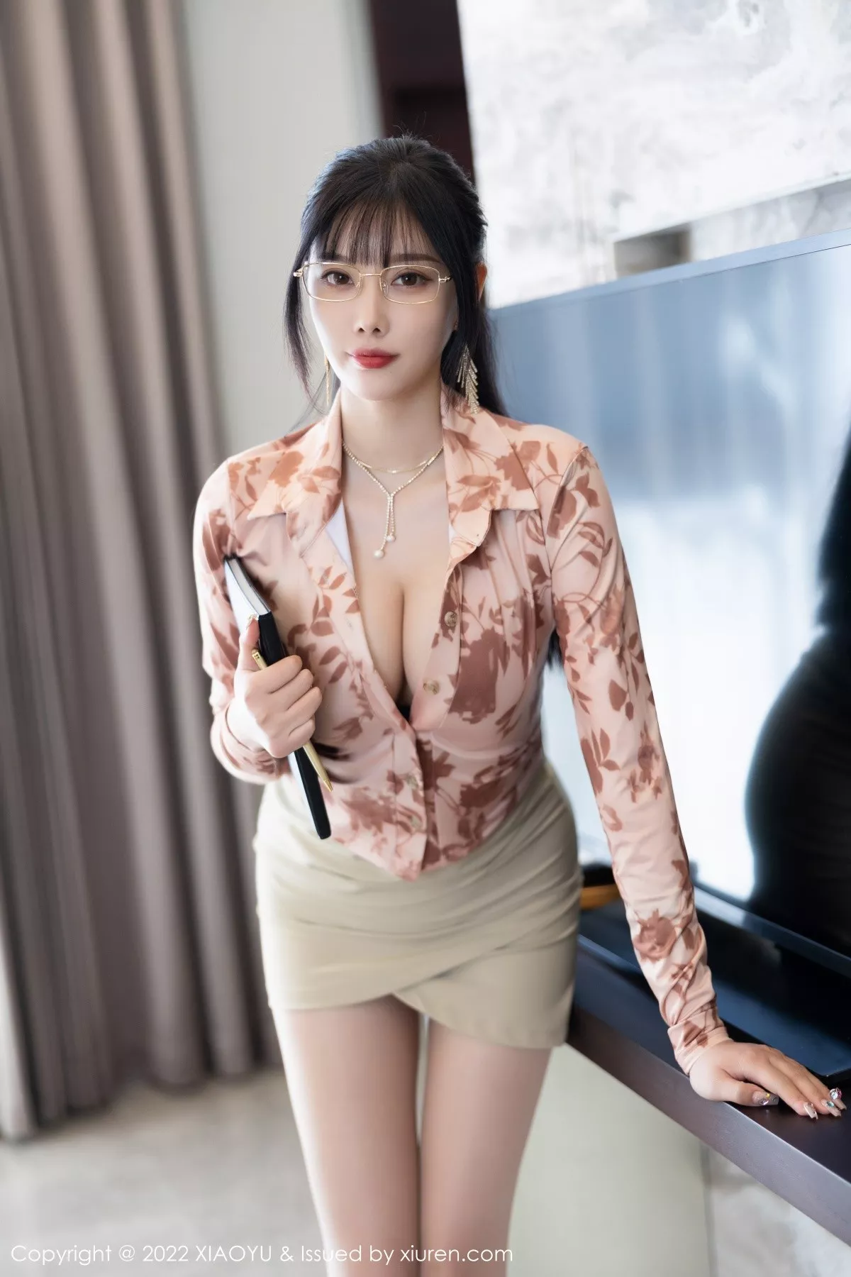 秀人集.com_[XiaoYu画语界]Vol.821_女神杨晨晨Yome心愿旅拍半脱露蕾丝内衣配超薄肉丝诱惑写真91P