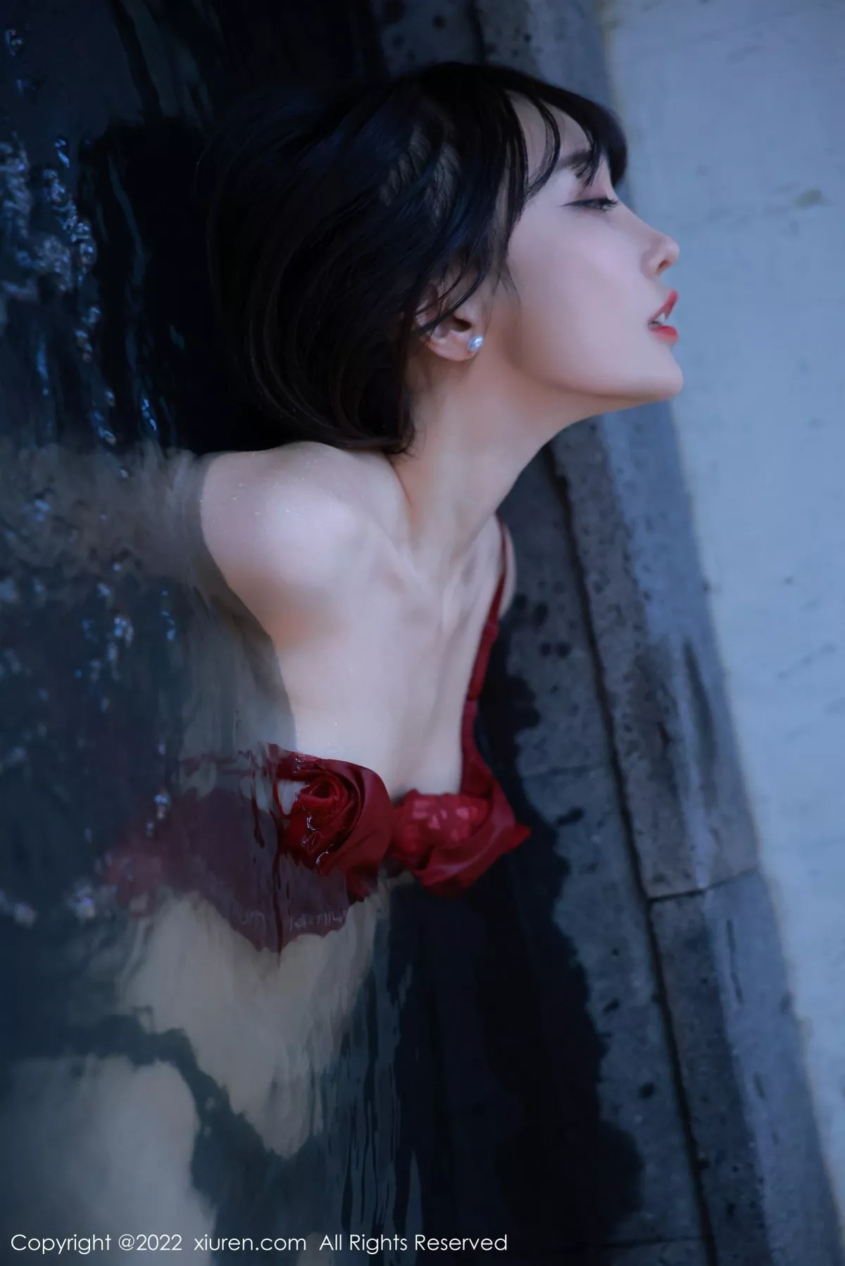 秀人集.com_[XiuRen秀人网]No.5283_模特玥儿玥er澳门旅拍半脱露红色蕾丝内衣秀完美身材诱惑写真52P