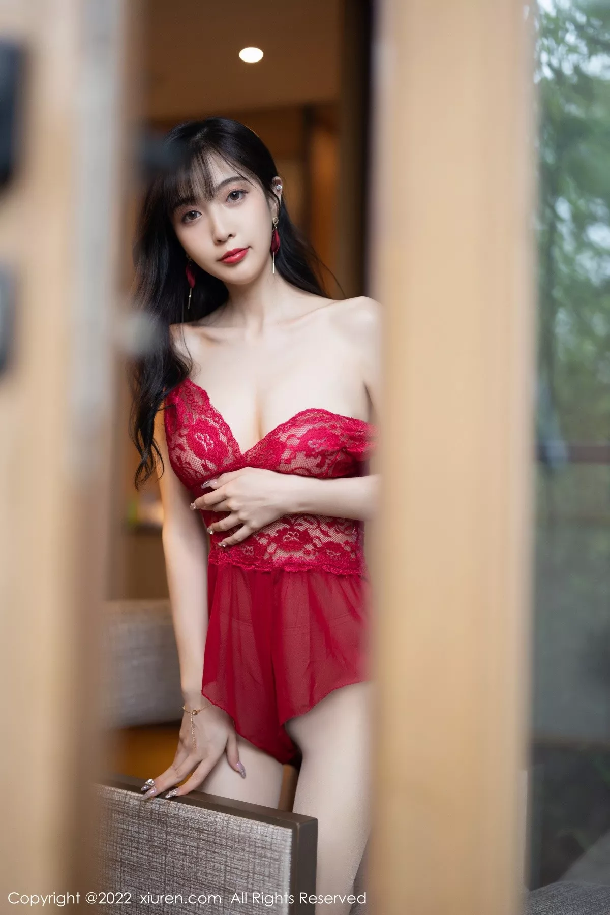 秀人集.com_[XiuRen秀人网]No.5303_模特林星阑厦门旅拍红色轻透网纱睡衣配超薄肉丝撩人诱惑写真70P