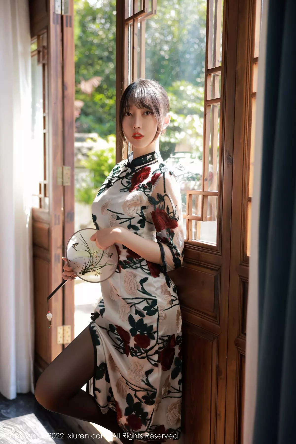 秀人集.com_[XiuRen秀人网]No.5199_模特玥儿玥er澳门旅拍半脱露黑色轻透内衣配超薄黑丝诱惑写真77P