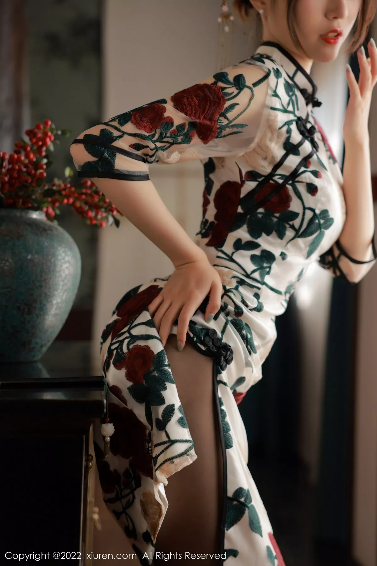 秀人集.com_[XiuRen秀人网]No.5199_模特玥儿玥er澳门旅拍半脱露黑色轻透内衣配超薄黑丝诱惑写真77P