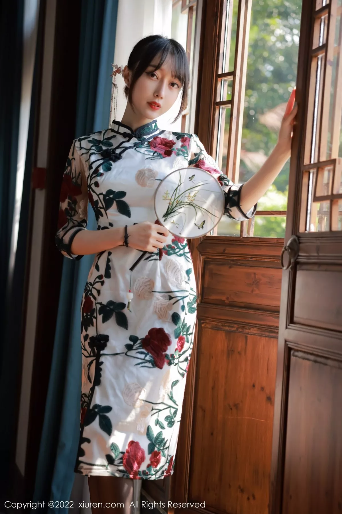 秀人集.com_[XiuRen秀人网]No.5199_模特玥儿玥er澳门旅拍半脱露黑色轻透内衣配超薄黑丝诱惑写真77P