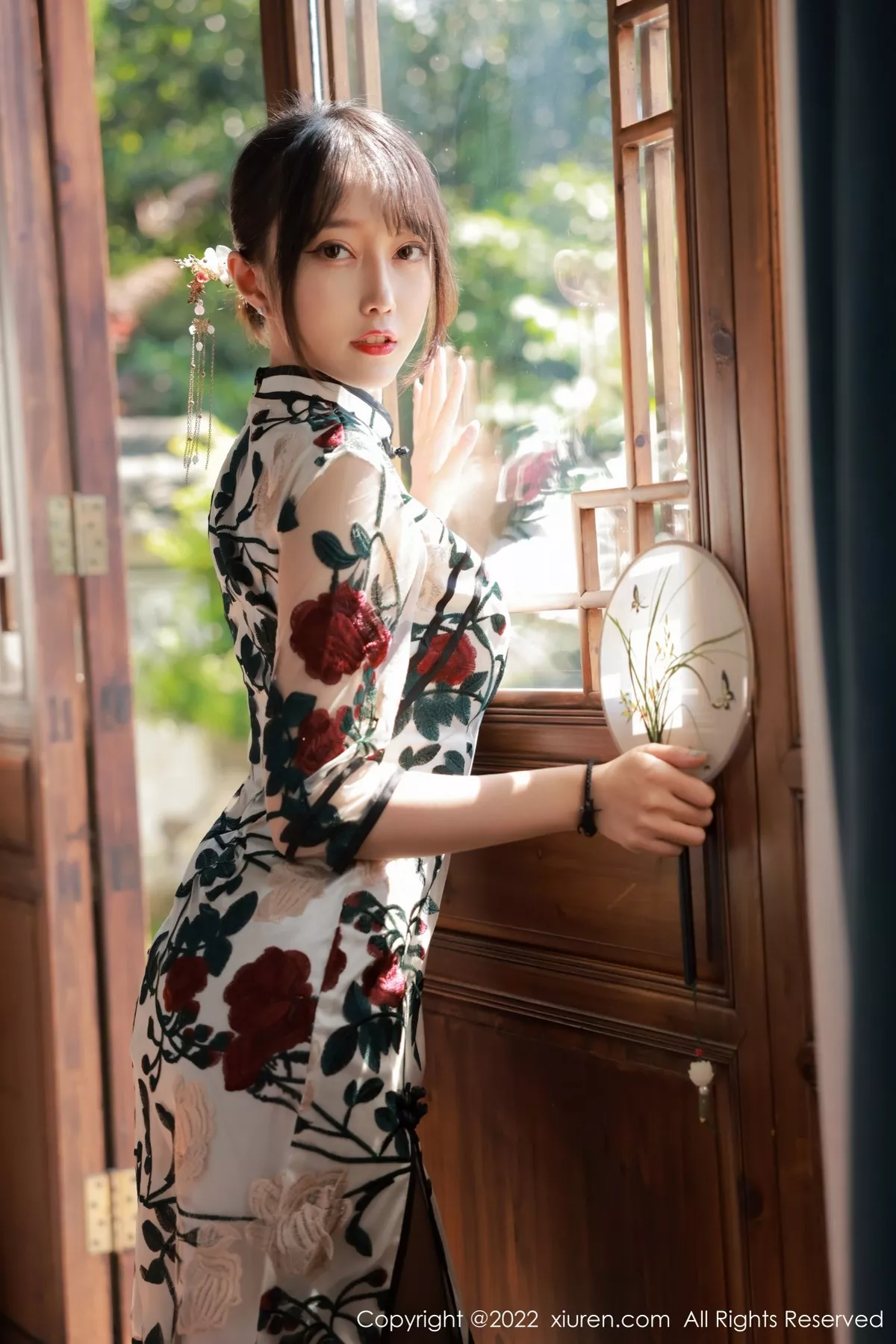 秀人集.com_[XiuRen秀人网]No.5199_模特玥儿玥er澳门旅拍半脱露黑色轻透内衣配超薄黑丝诱惑写真77P