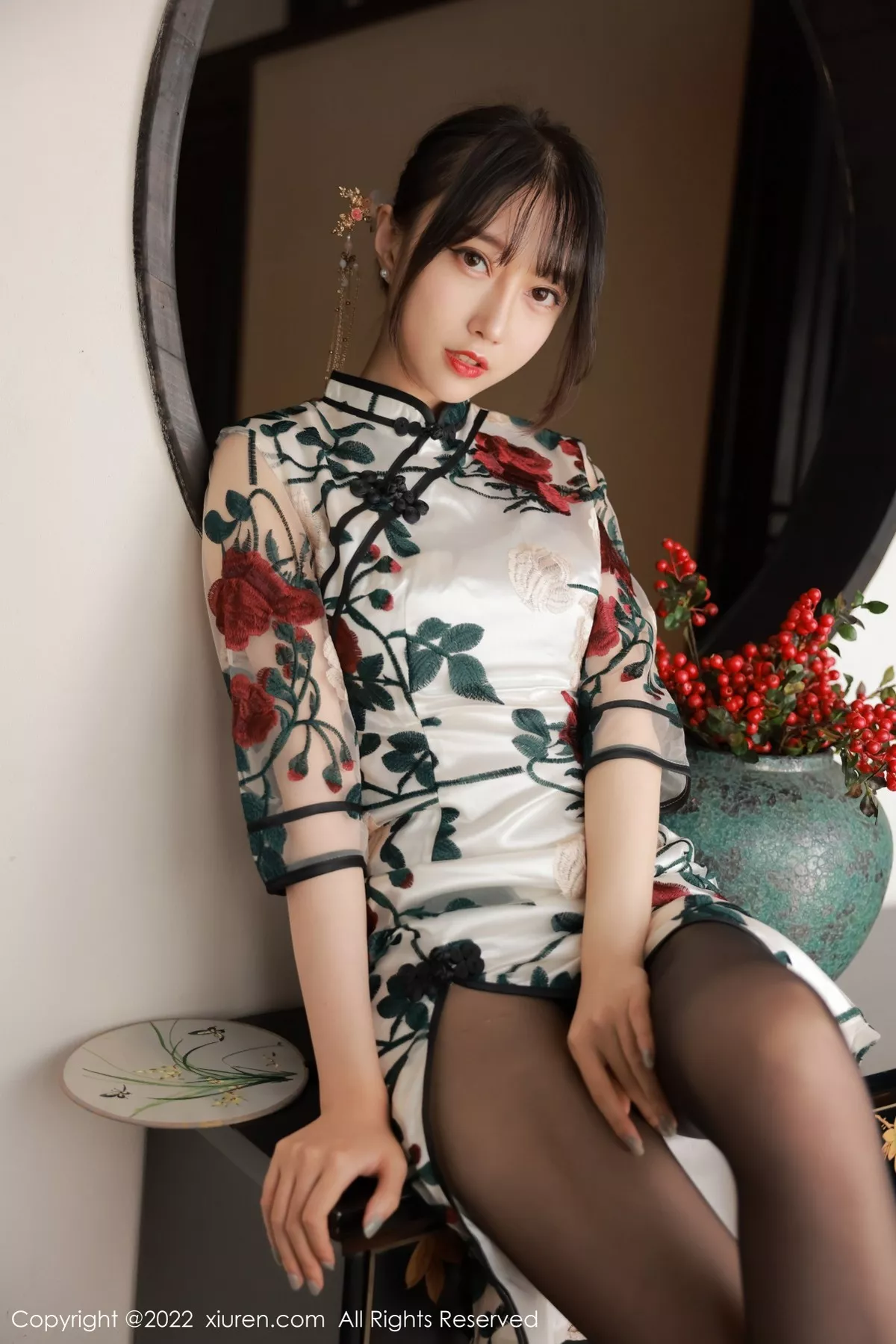 秀人集.com_[XiuRen秀人网]No.5199_模特玥儿玥er澳门旅拍半脱露黑色轻透内衣配超薄黑丝诱惑写真77P