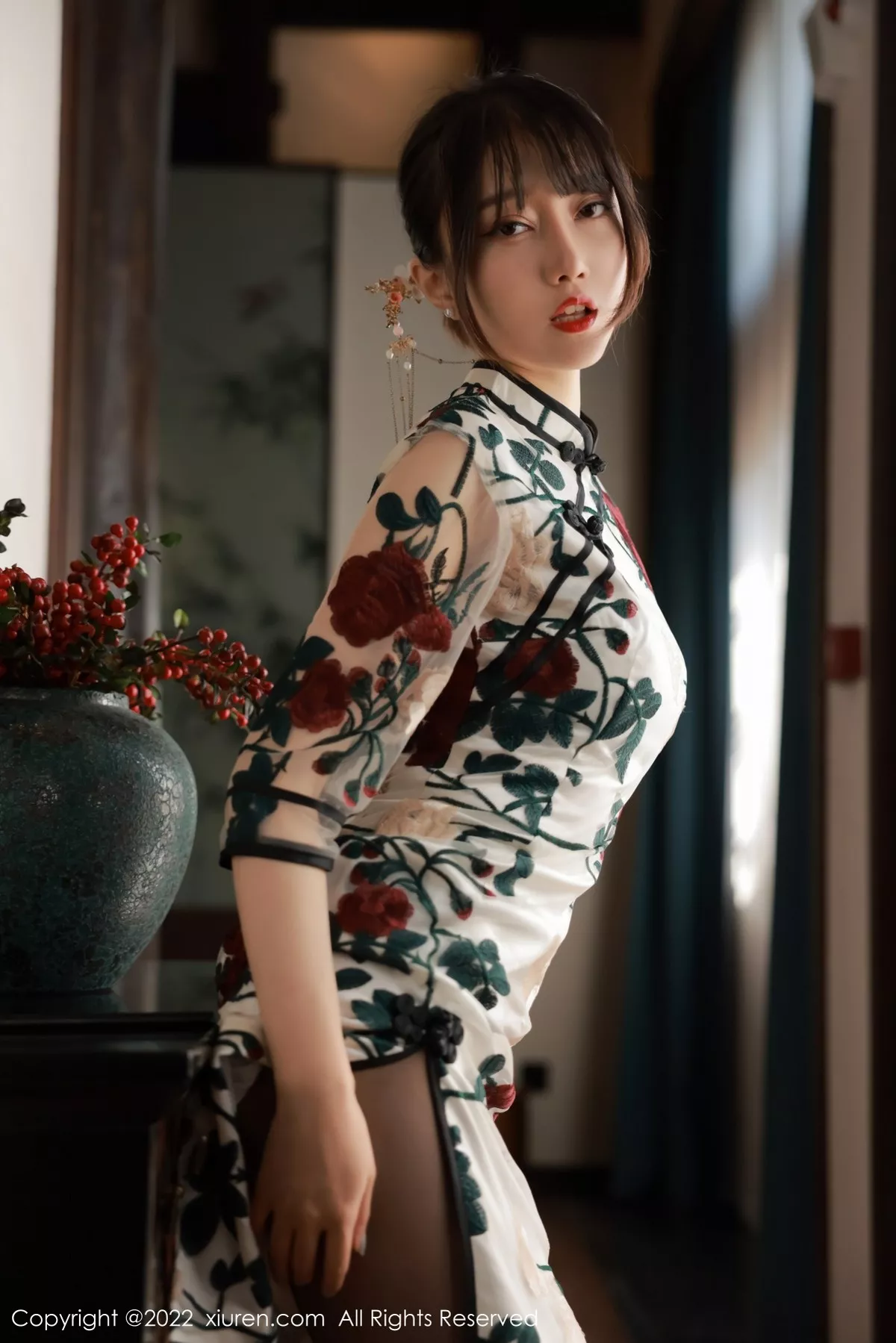 秀人集.com_[XiuRen秀人网]No.5199_模特玥儿玥er澳门旅拍半脱露黑色轻透内衣配超薄黑丝诱惑写真77P