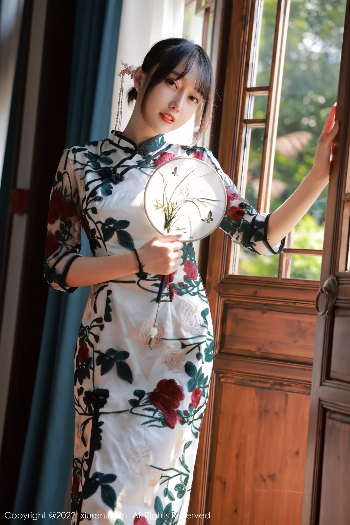 秀人集.com_[XiuRen秀人网]No.5199_模特玥儿玥er澳门旅拍半脱露黑色轻透内衣配超薄黑丝诱惑写真77P