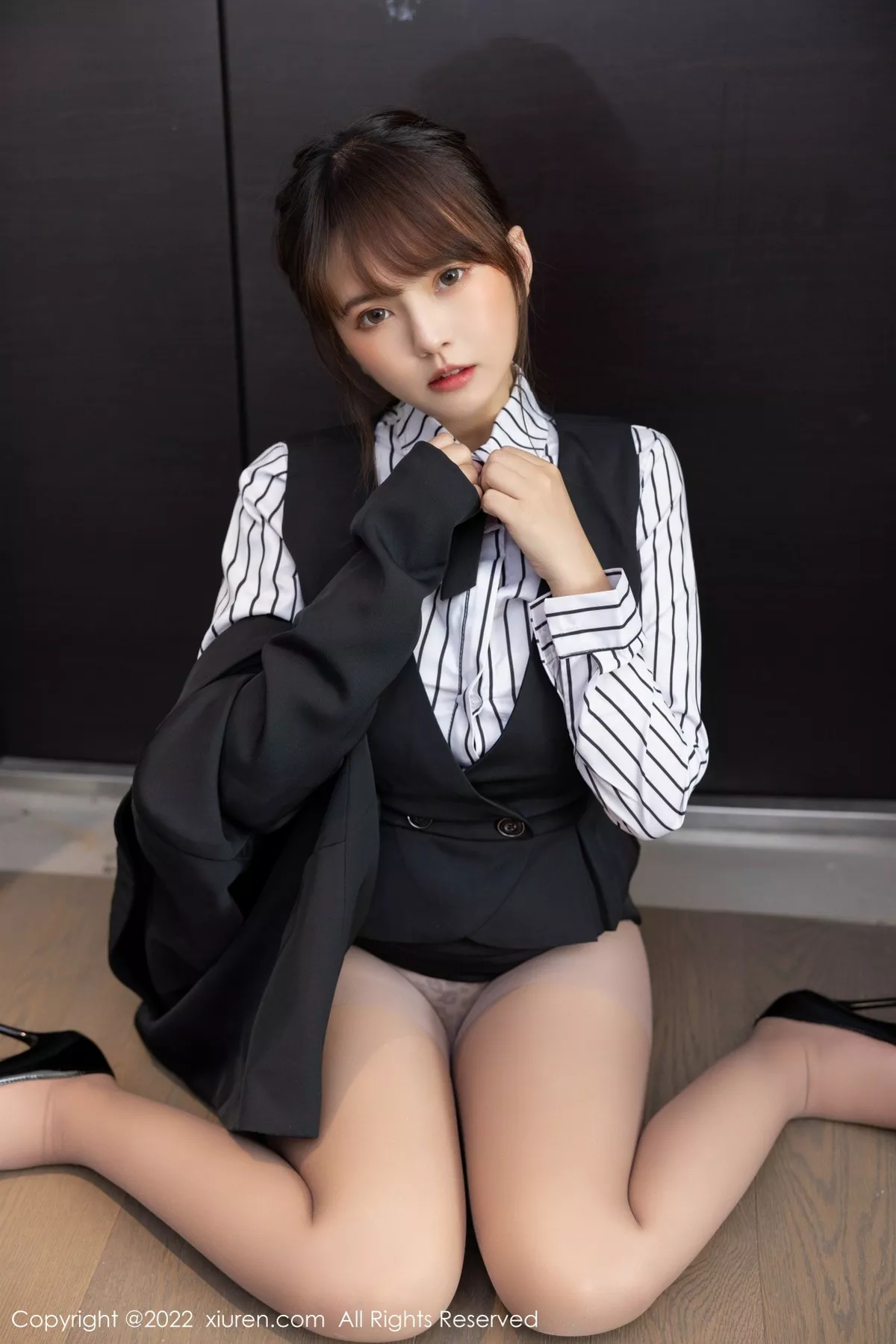 秀人集.com_[XiuRen秀人网]No.5313_模特张思允Nice制服诱惑主题半脱露蕾丝内衣配超薄肉丝诱惑写真57P