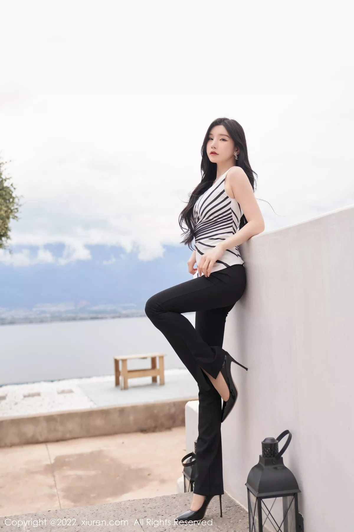 秀人集.com_[XiuRen秀人网]No.5361_女神周于希Sally心愿旅拍性感露肩上衣配超薄肉丝完美诱惑写真77P