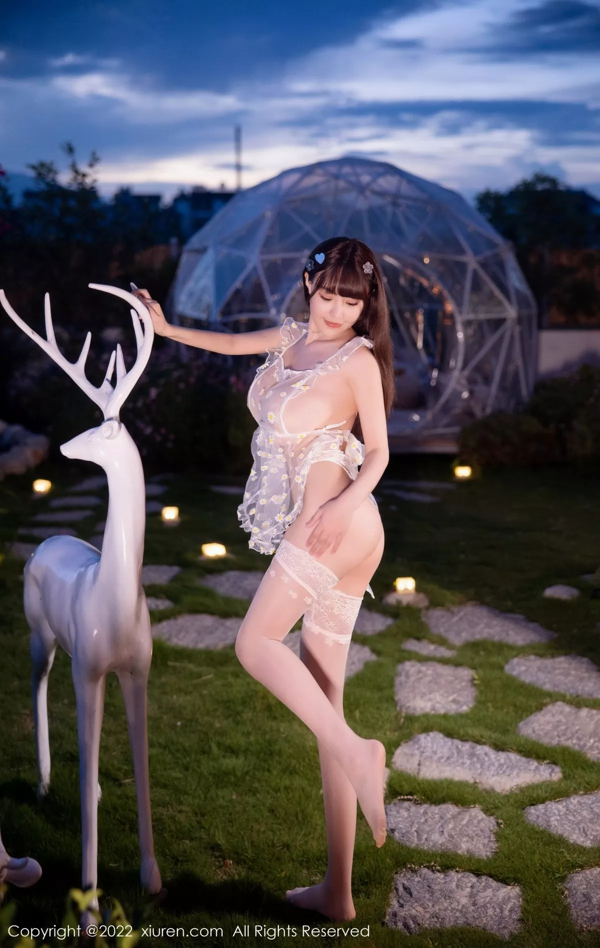 秀人集.com_[XiuRen秀人网]No.5358_女神朱可儿Flora大理旅拍户外白色轻透薄纱配蕾丝袜撩人诱惑写真73P