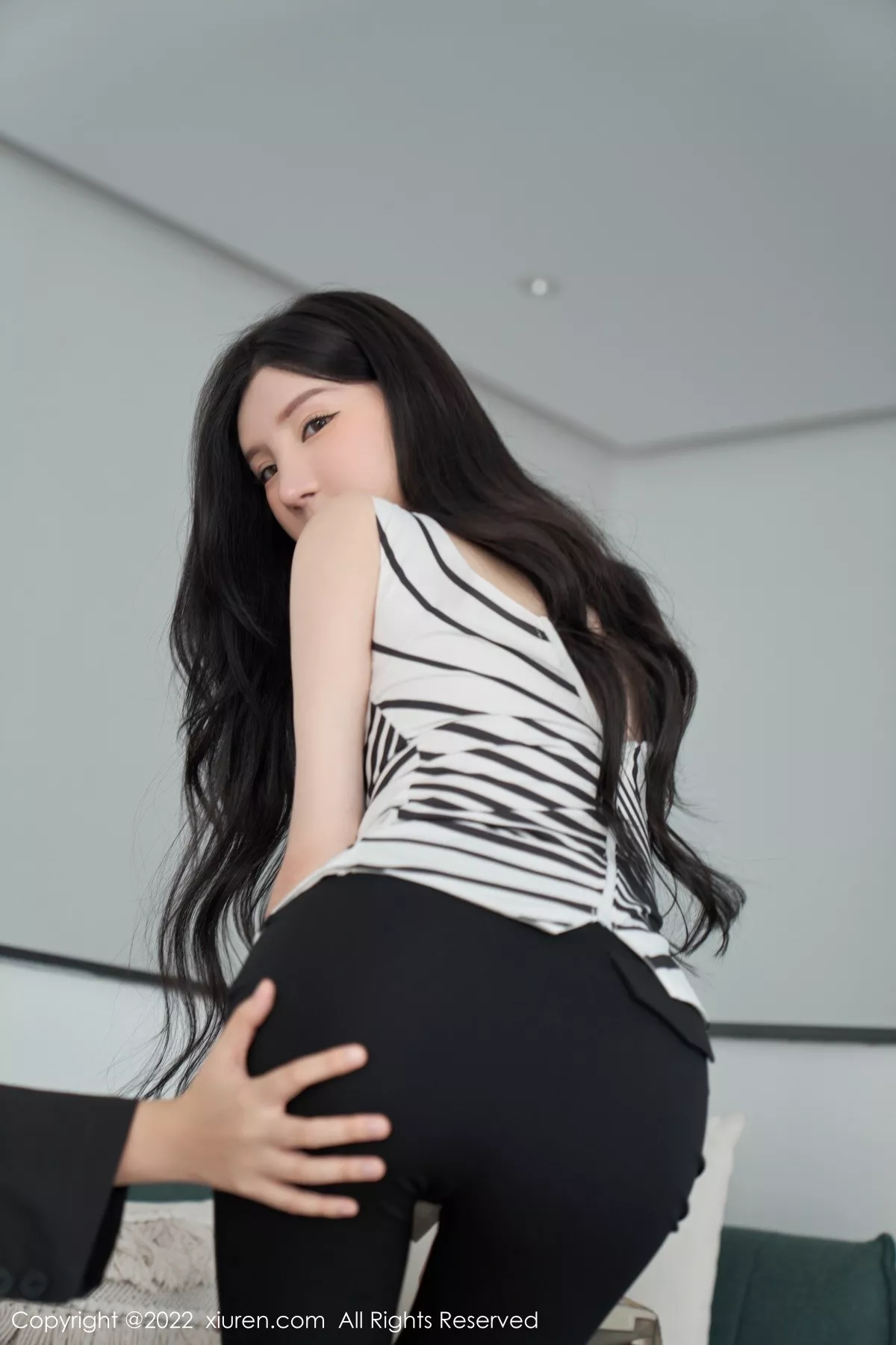 秀人集.com_[XiuRen秀人网]No.5361_女神周于希Sally心愿旅拍性感露肩上衣配超薄肉丝完美诱惑写真77P