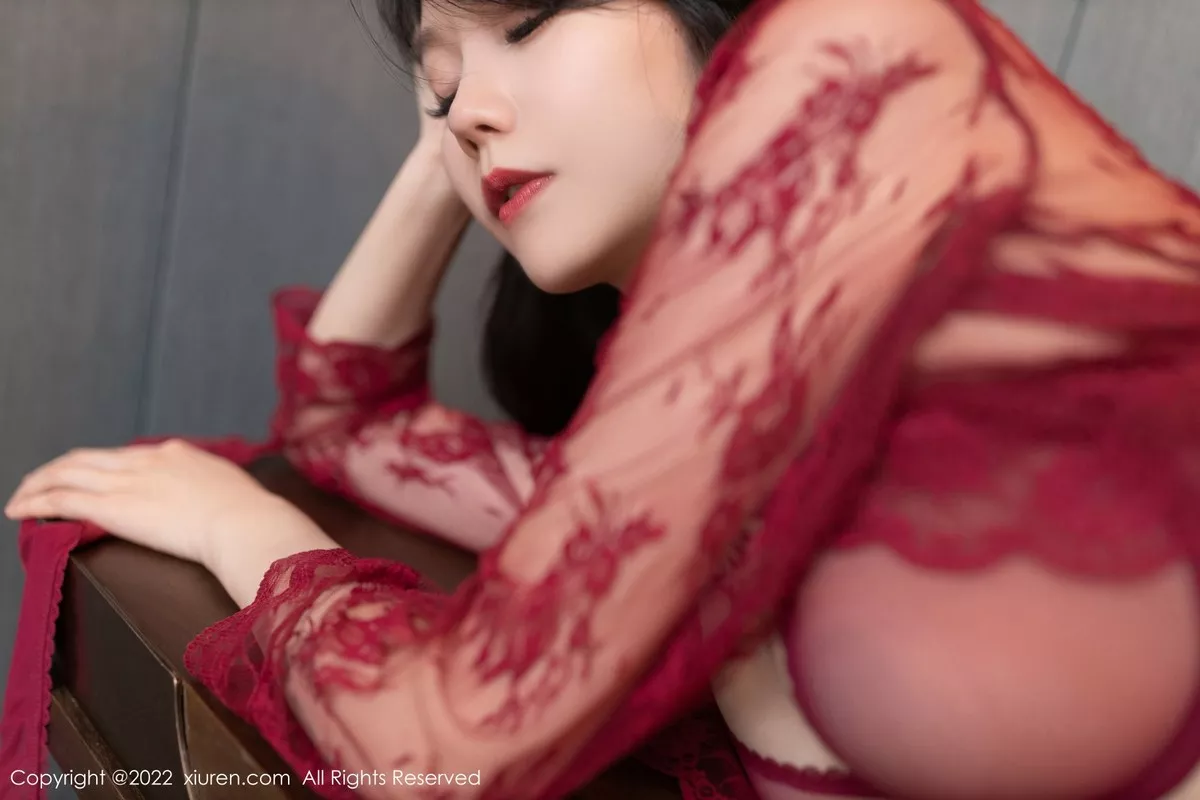 秀人集.com_[XiuRen秀人网]No.5371_模特安然anran云南旅拍红色轻透情趣服配蕾丝袜撩人诱惑写真85P