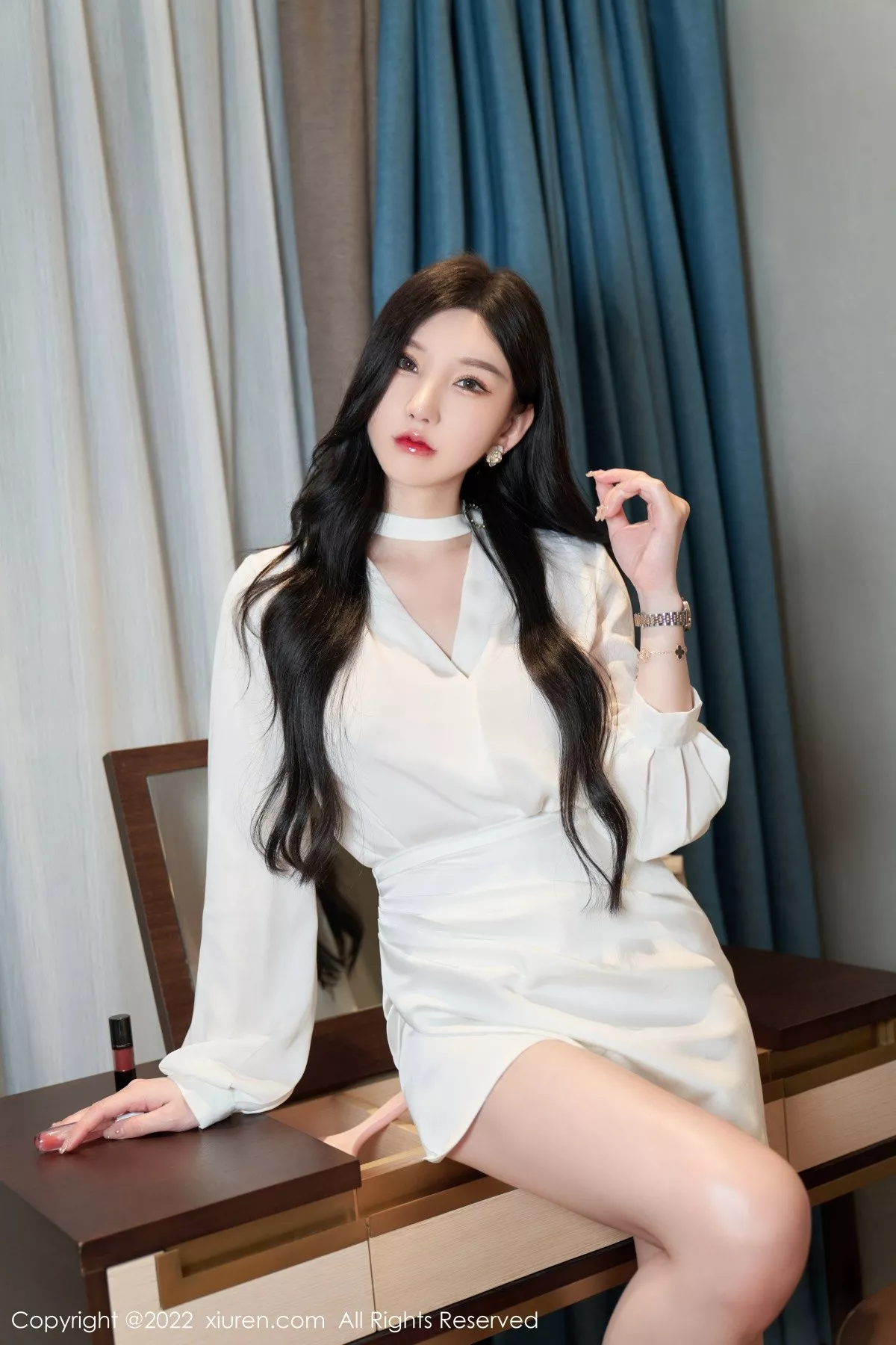 秀人集.com_[XiuRen秀人网]No.5381_女神周于希Sally私房简约白色服半脱露蕾丝内裤秀翘臀诱惑写真77P