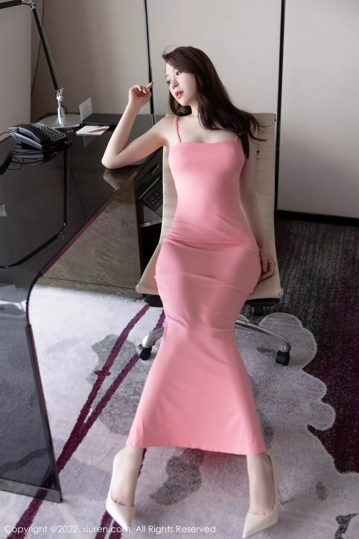秀人集.com_[XiuRen秀人网]No.5379_模特梦心玥佛山心愿旅拍性感粉色吊带长裙秀高挑身材诱惑写真82P
