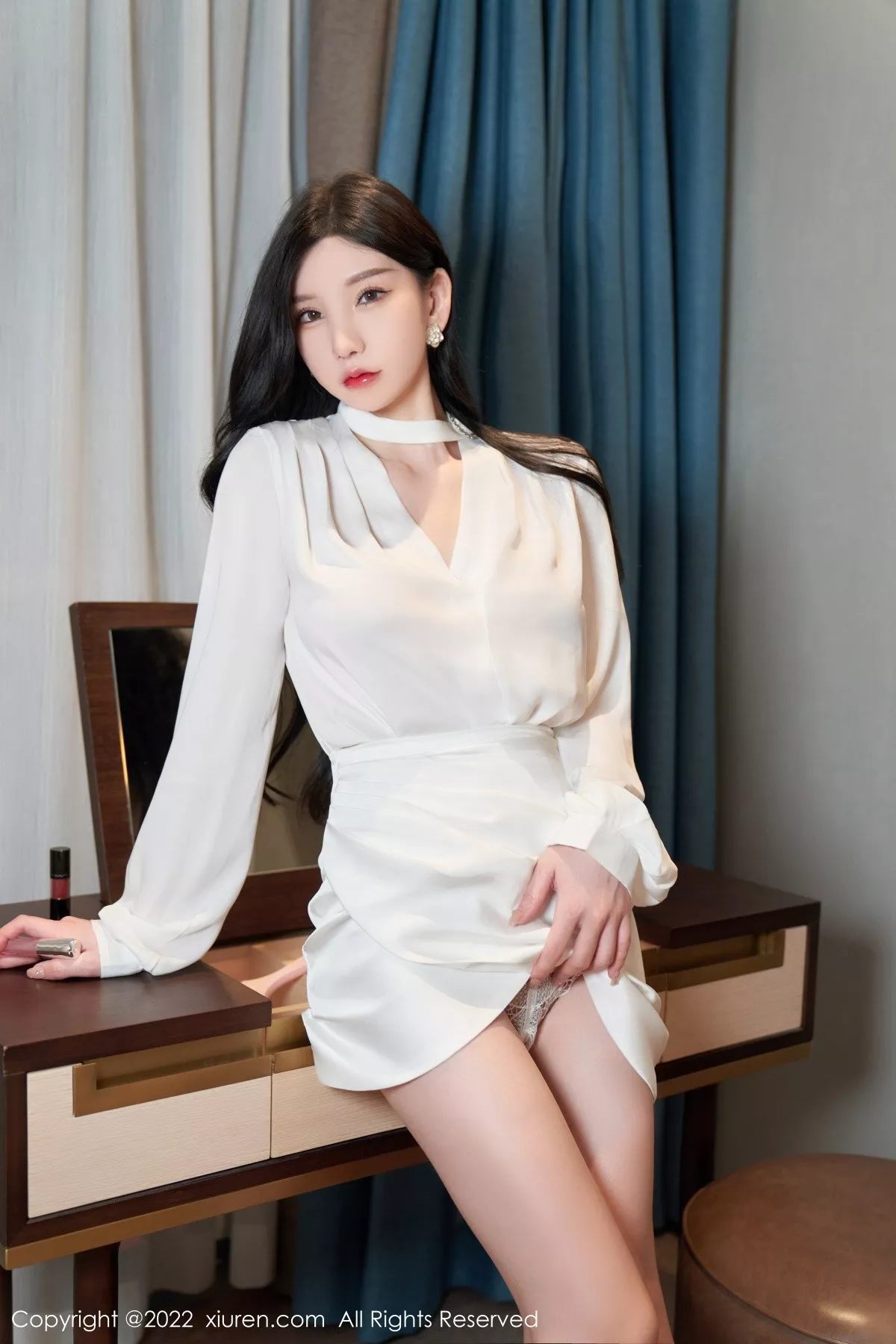 秀人集.com_[XiuRen秀人网]No.5381_女神周于希Sally私房简约白色服半脱露蕾丝内裤秀翘臀诱惑写真77P