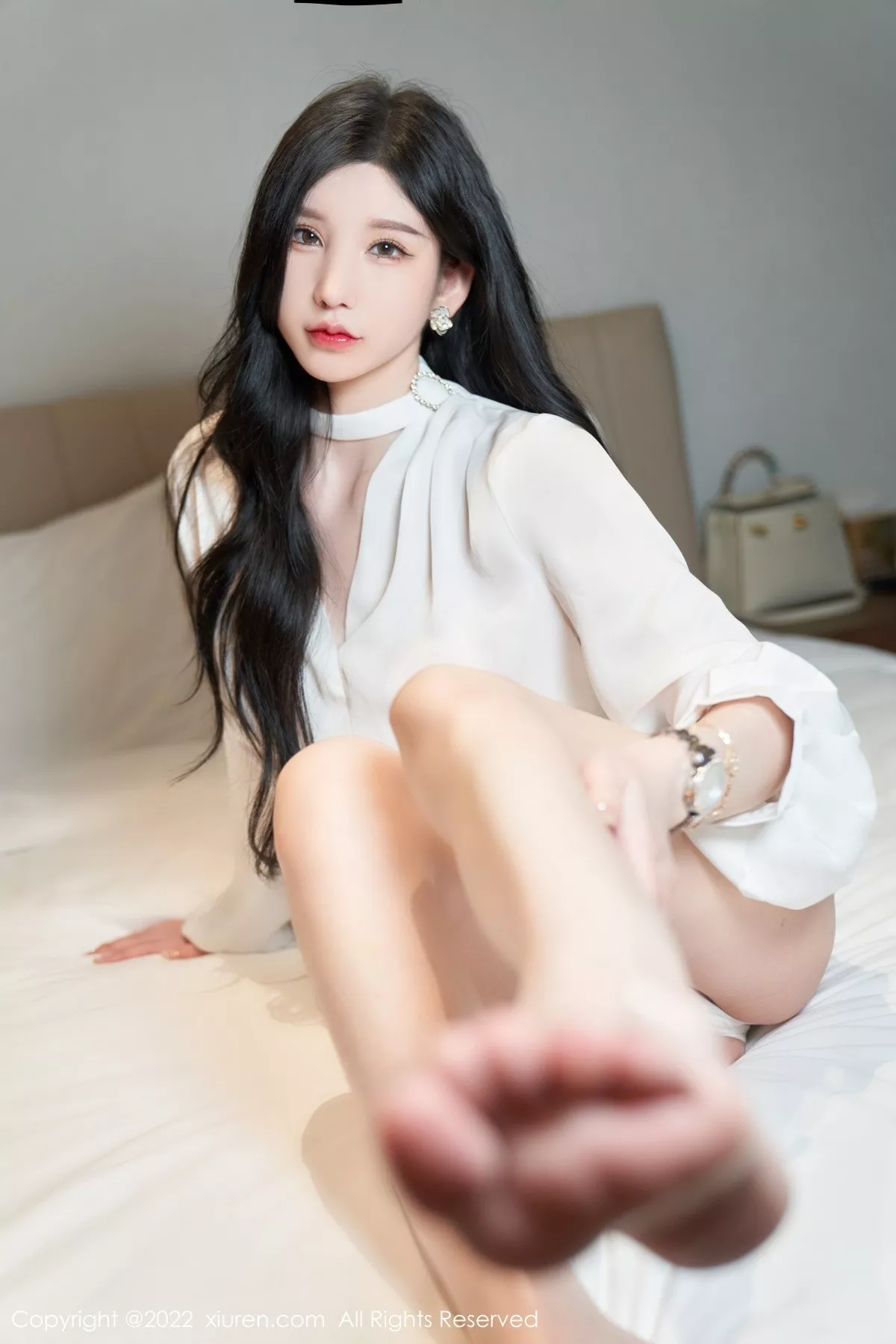 秀人集.com_[XiuRen秀人网]No.5381_女神周于希Sally私房简约白色服半脱露蕾丝内裤秀翘臀诱惑写真77P