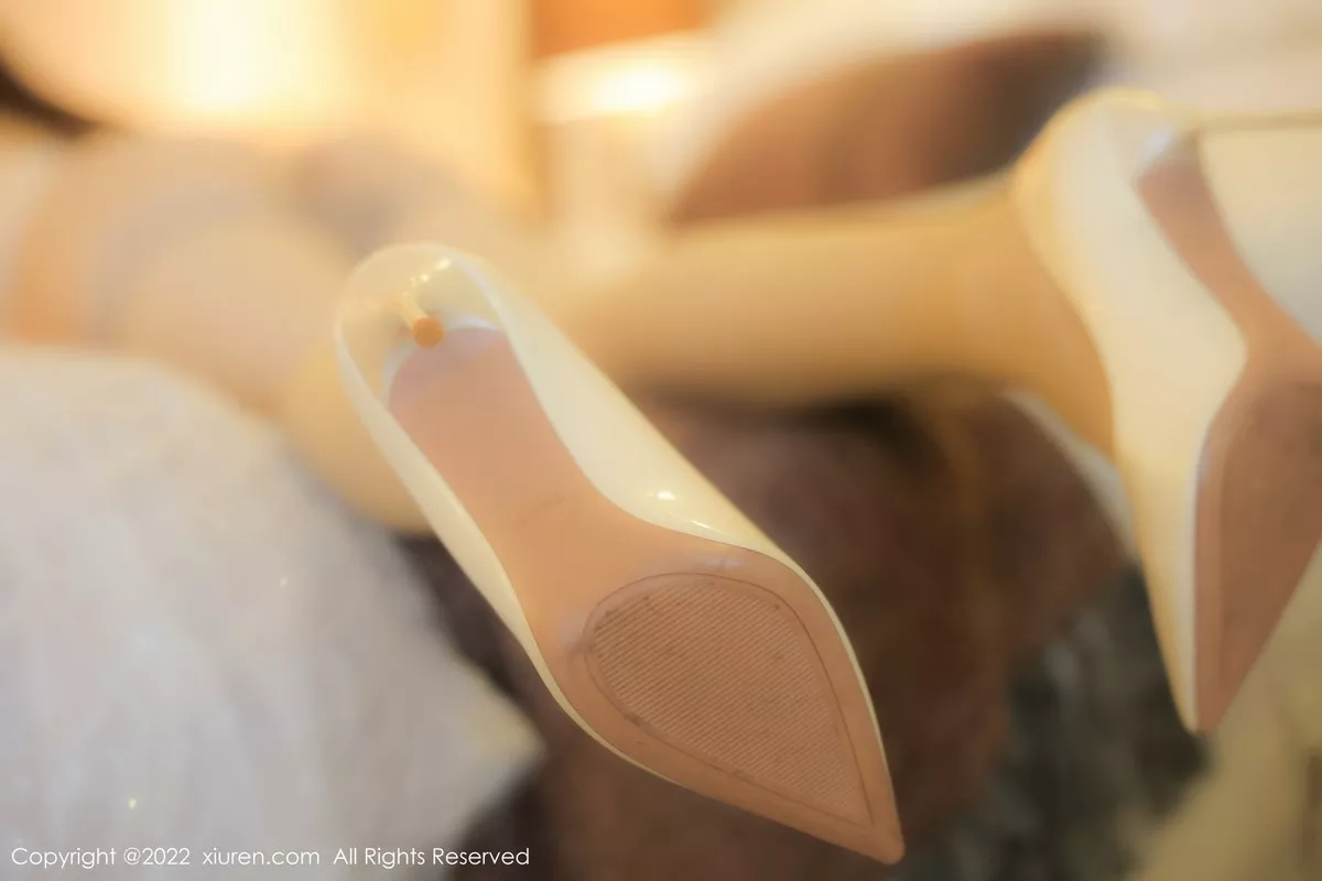 秀人集.com_[XiuRen秀人网]No.5393_女神朱可儿Flora大理旅拍浅色内衣配超薄肉丝秀豪乳翘臀诱惑写真97P