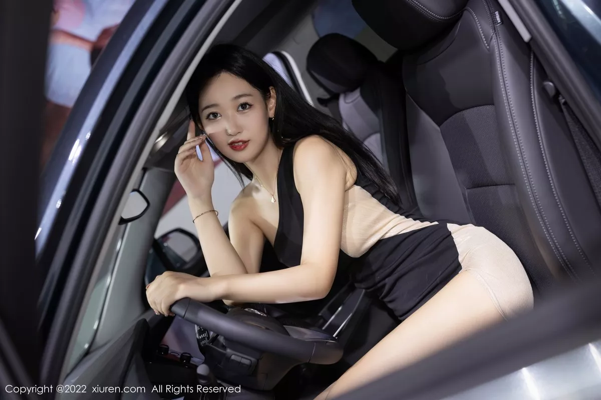 秀人集.com_[XiuRen秀人网]No.5404_模特唐安琪脱吊带连衣长裙露黑色蕾丝内衣配超薄黑丝诱惑写真83P