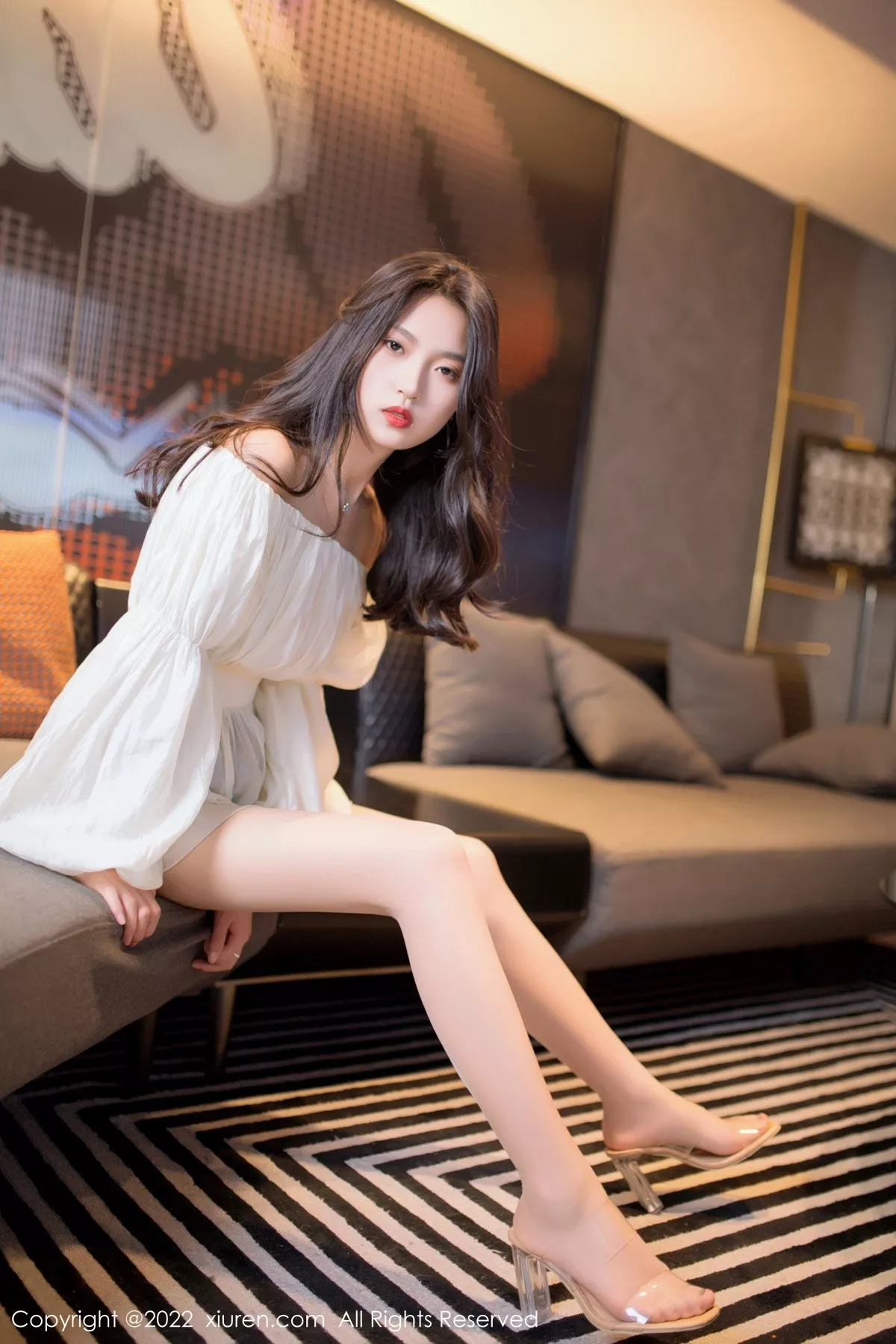 秀人集.com_[XiuRen秀人网]No.5399_新人模特十九九私房多套性感服饰秀曼妙苗条身材迷人诱惑写真117P