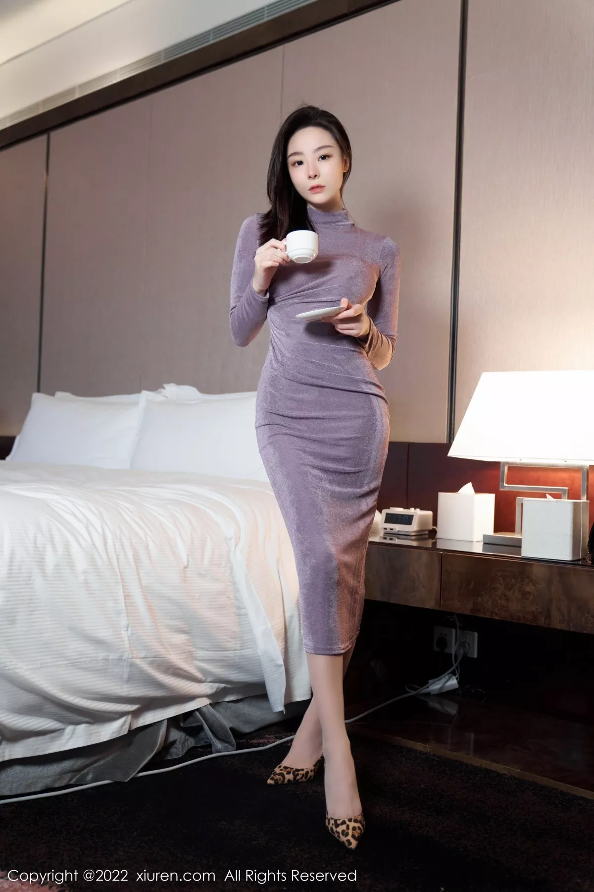 秀人集.com_[XiuRen秀人网]No.5409_模特是小逗逗私房性感紫灰色收身连衣短裙配原色丝袜诱惑写真90P