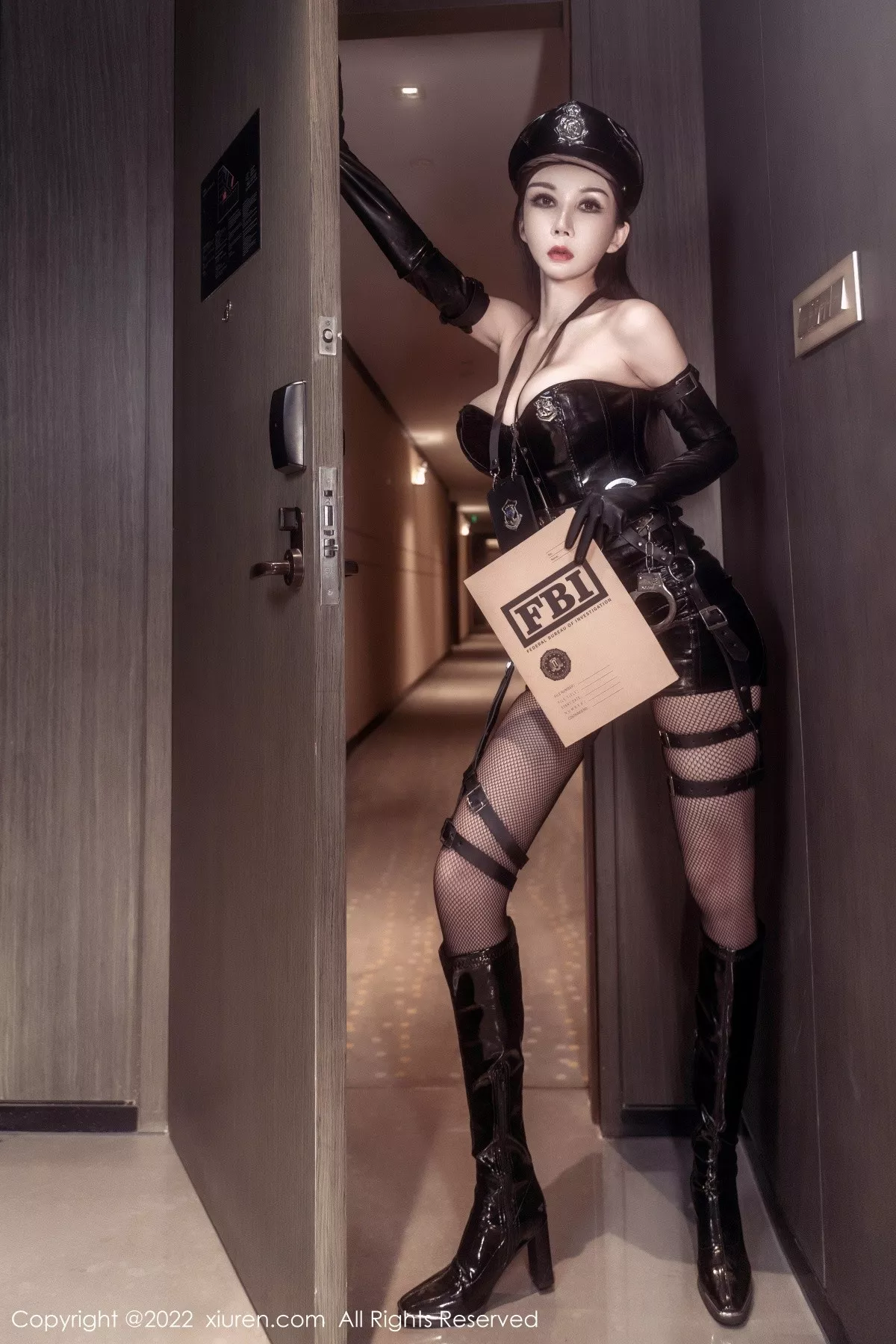 秀人集.com_[XiuRen秀人网]No.5405_模特陈怡曼美女搜查官脱性感黑色皮质服饰露豪乳撩人诱惑写真64P