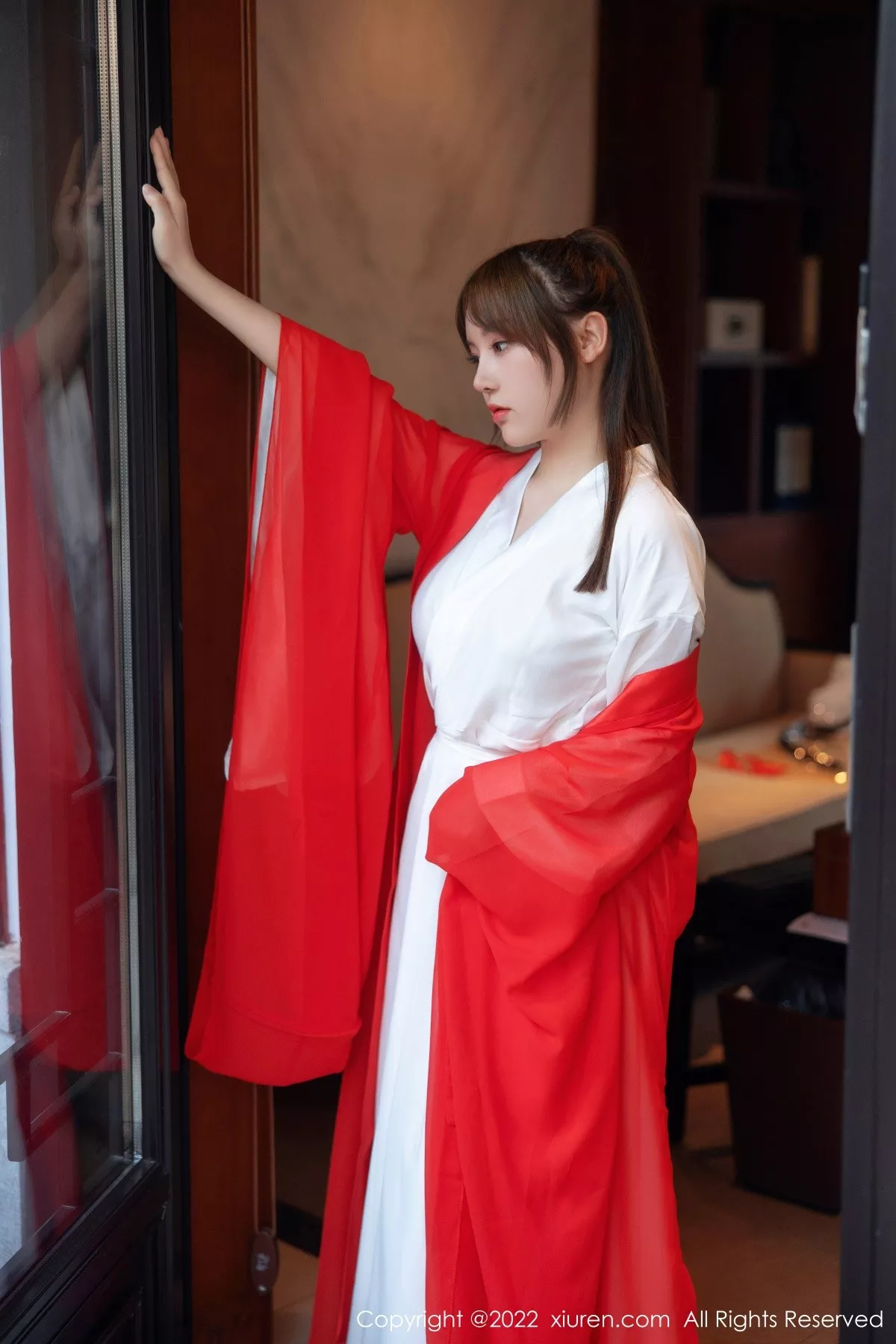 秀人集.com_[XiuRen秀人网]No.5414_模特豆瓣酱性感红色唐韵古装服饰半脱露傲人豪乳惹火诱惑写真80P