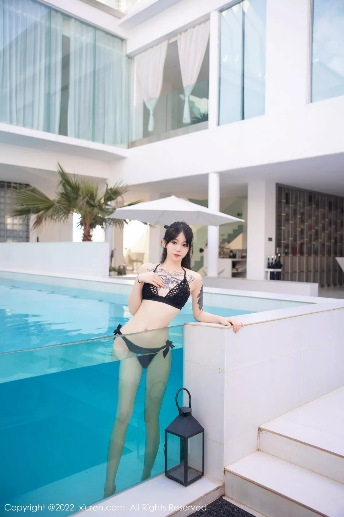 秀人集.com_[XiuRen秀人网]No.5422_模特奶瓶大理旅拍泳池性感黑色比基尼秀曼妙身姿迷人诱惑写真75P
