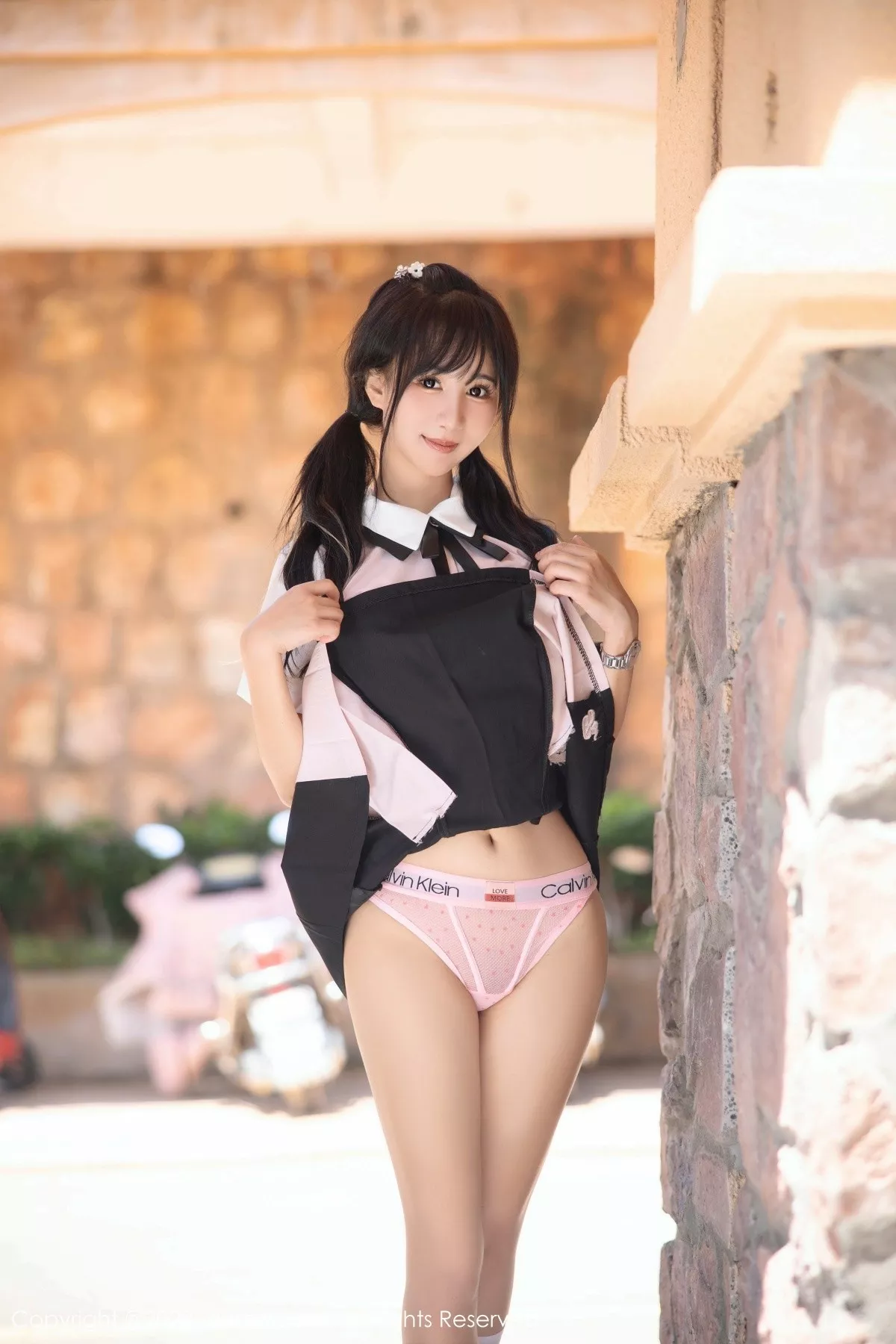 秀人集.com_[XiuRen秀人网]No.5443_女神小果冻儿大理旅拍性感白T配黑短裙露粉色内衣迷人诱惑写真99P