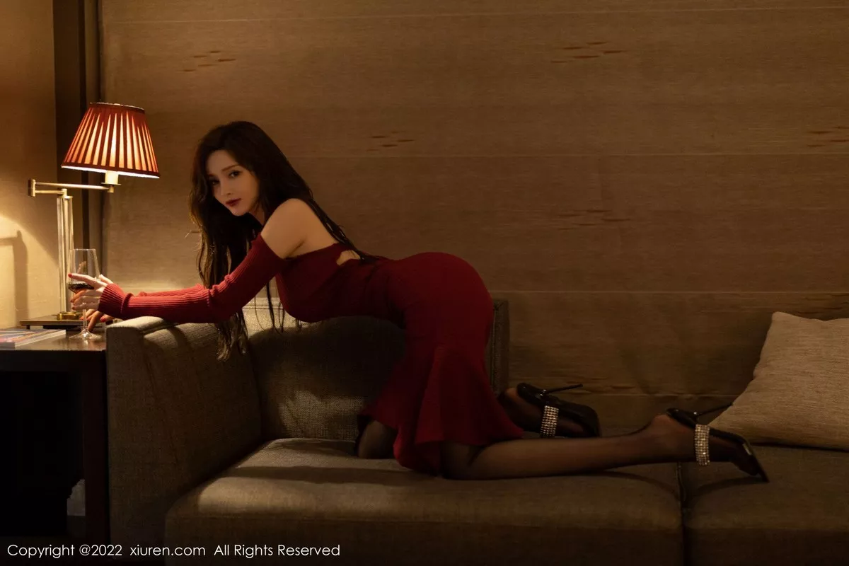 秀人集.com_[XiuRen秀人网]No.5323_女神奶瓶土肥圆私房红色露肩连衣长裙配超薄黑丝完美诱惑写真81P