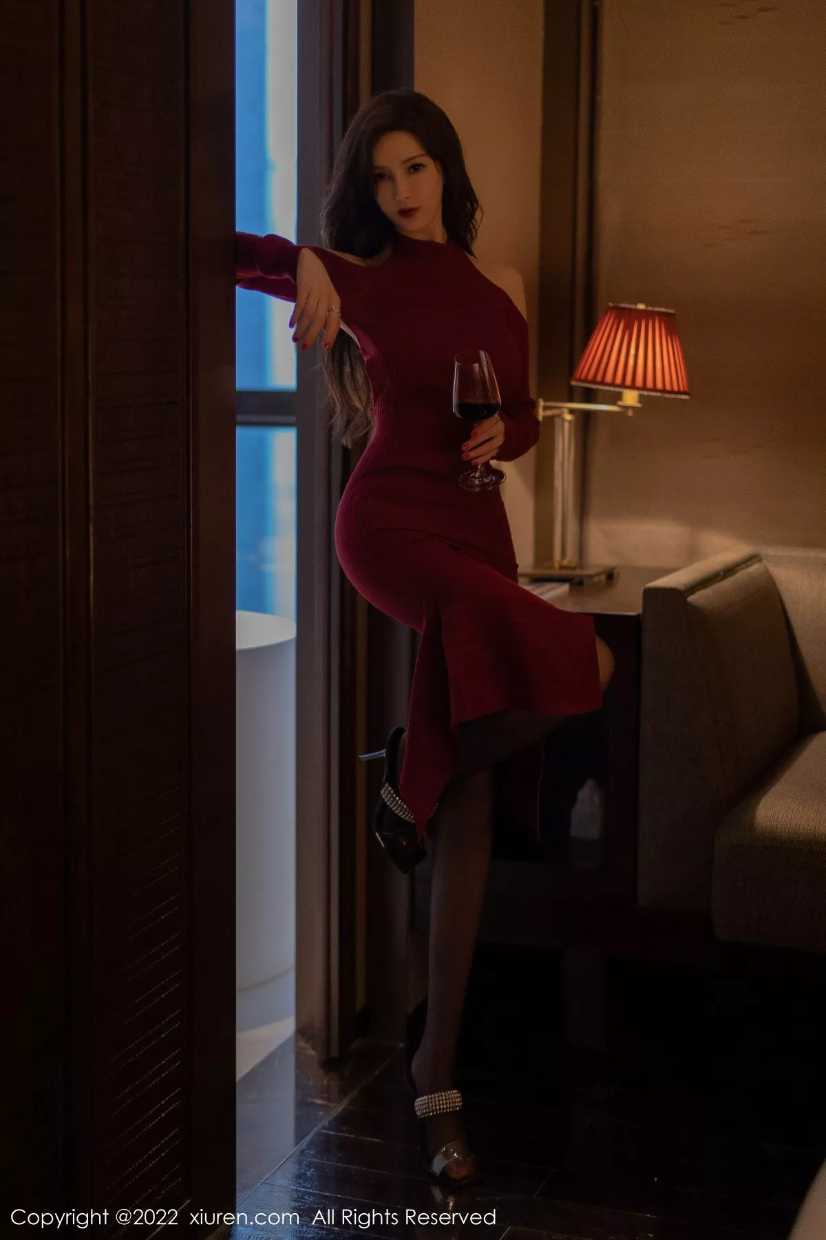 秀人集.com_[XiuRen秀人网]No.5323_女神奶瓶土肥圆私房红色露肩连衣长裙配超薄黑丝完美诱惑写真81P