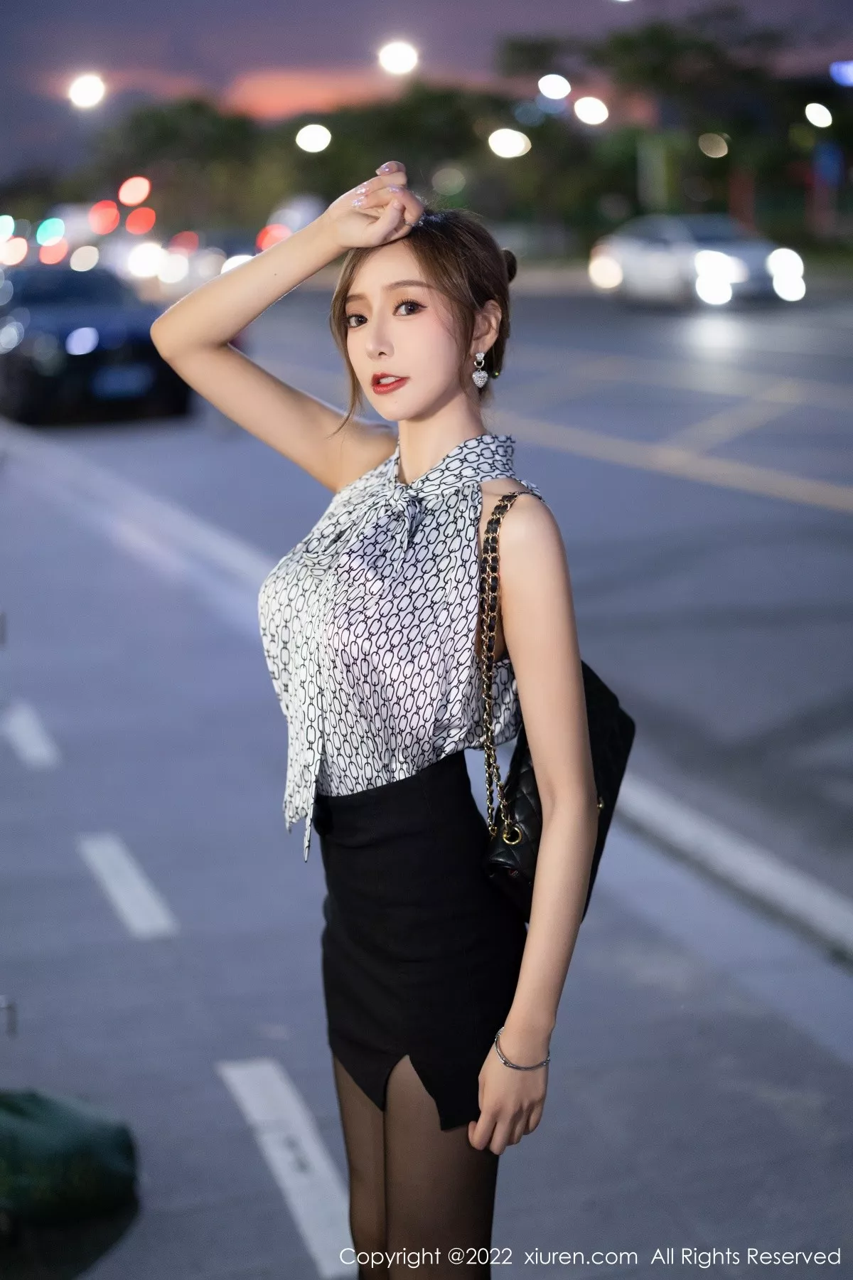 秀人集.com_[XiuRen秀人网]No.5325_女神王馨瑶yanni私房超薄无内黑丝系列秀完美身材撩人诱惑写真78P