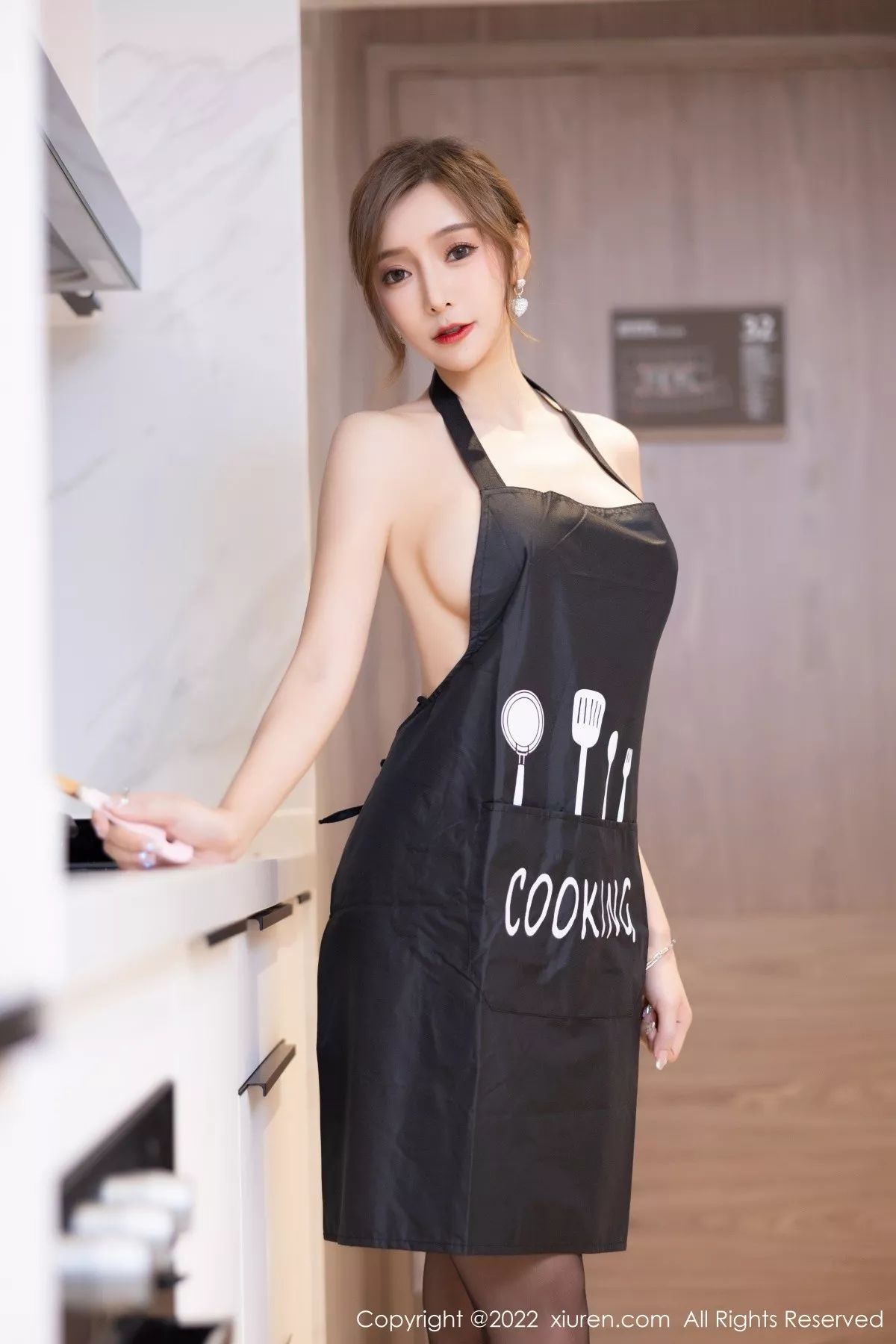 秀人集.com_[XiuRen秀人网]No.5325_女神王馨瑶yanni私房超薄无内黑丝系列秀完美身材撩人诱惑写真78P