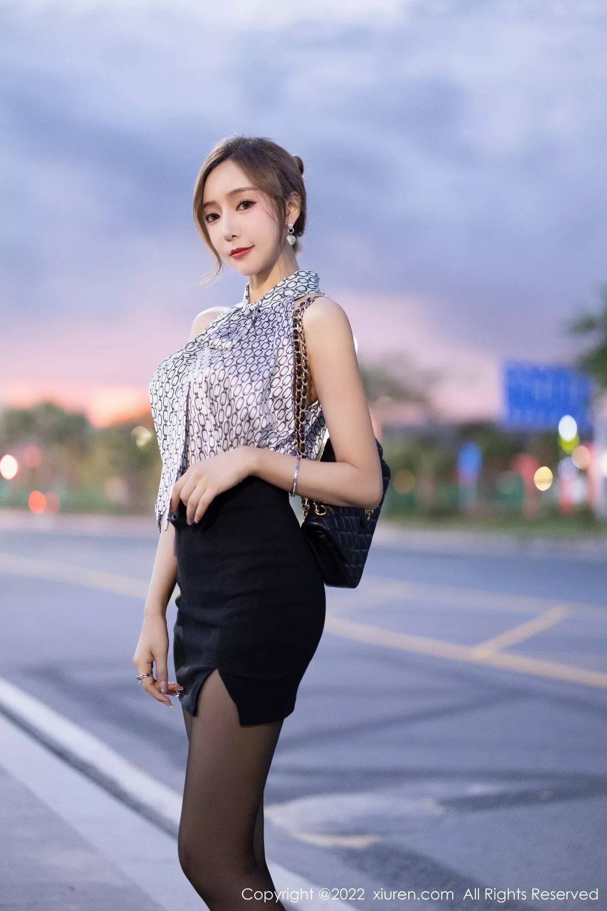 秀人集.com_[XiuRen秀人网]No.5325_女神王馨瑶yanni私房超薄无内黑丝系列秀完美身材撩人诱惑写真78P