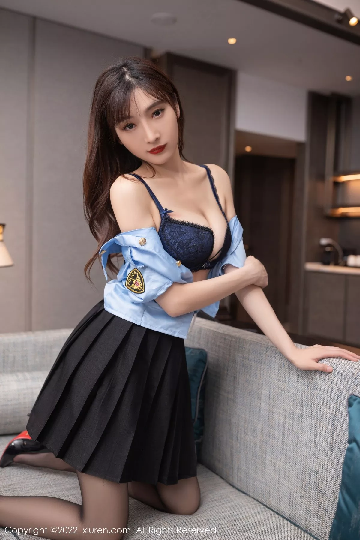 秀人集.com_[XiuRen秀人网]No.5461_模特陆萱萱性感女警官制服半脱露深蓝色蕾丝内衣完美诱惑写真84P