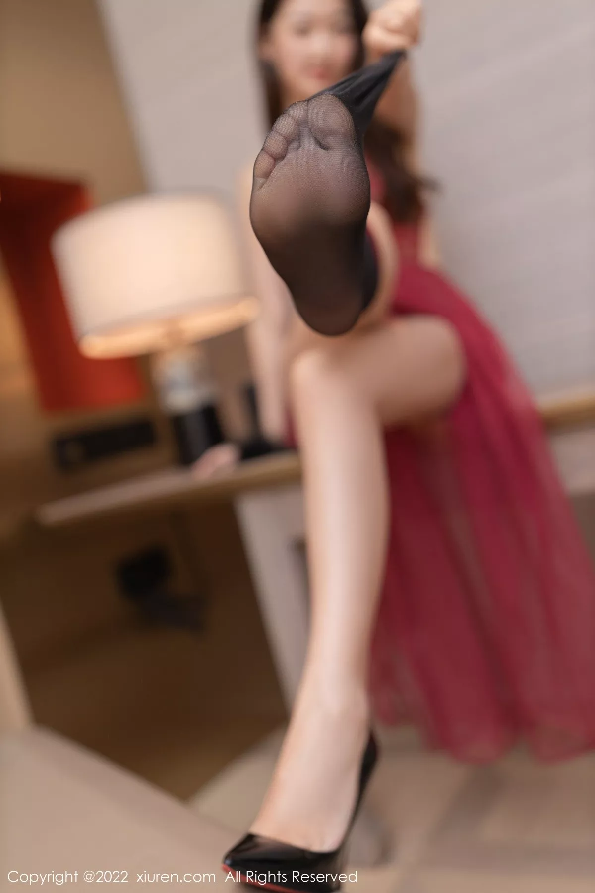 秀人集.com_[XiuRen秀人网]No.5331_模特唐安琪广州-云南旅拍性感红色轻透薄纱秀完美身材诱惑写真75P