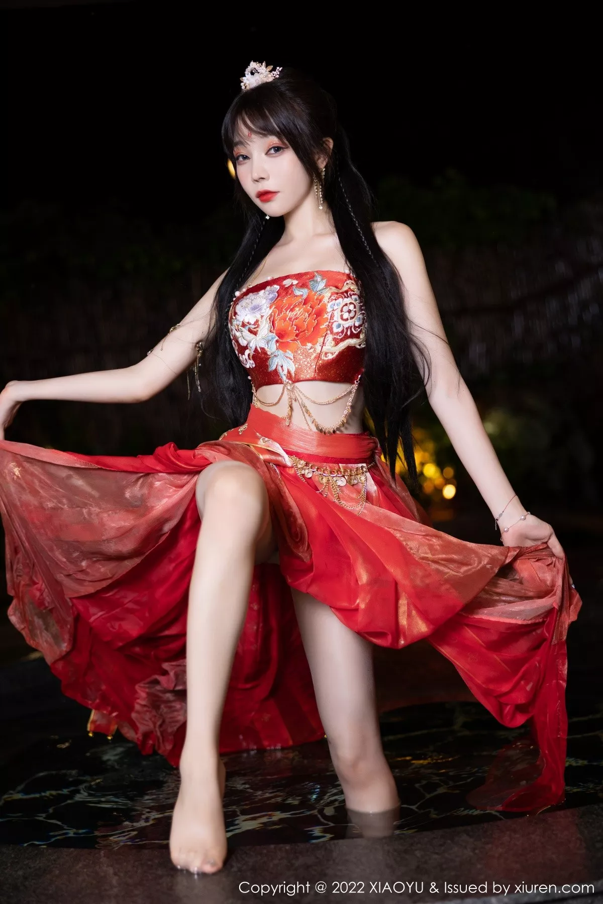 秀人集.com_[XiaoYu画语界]Vol.827_女神徐莉芝Booty泳池性感红色轻透古装服饰秀完美身材诱惑写真70P