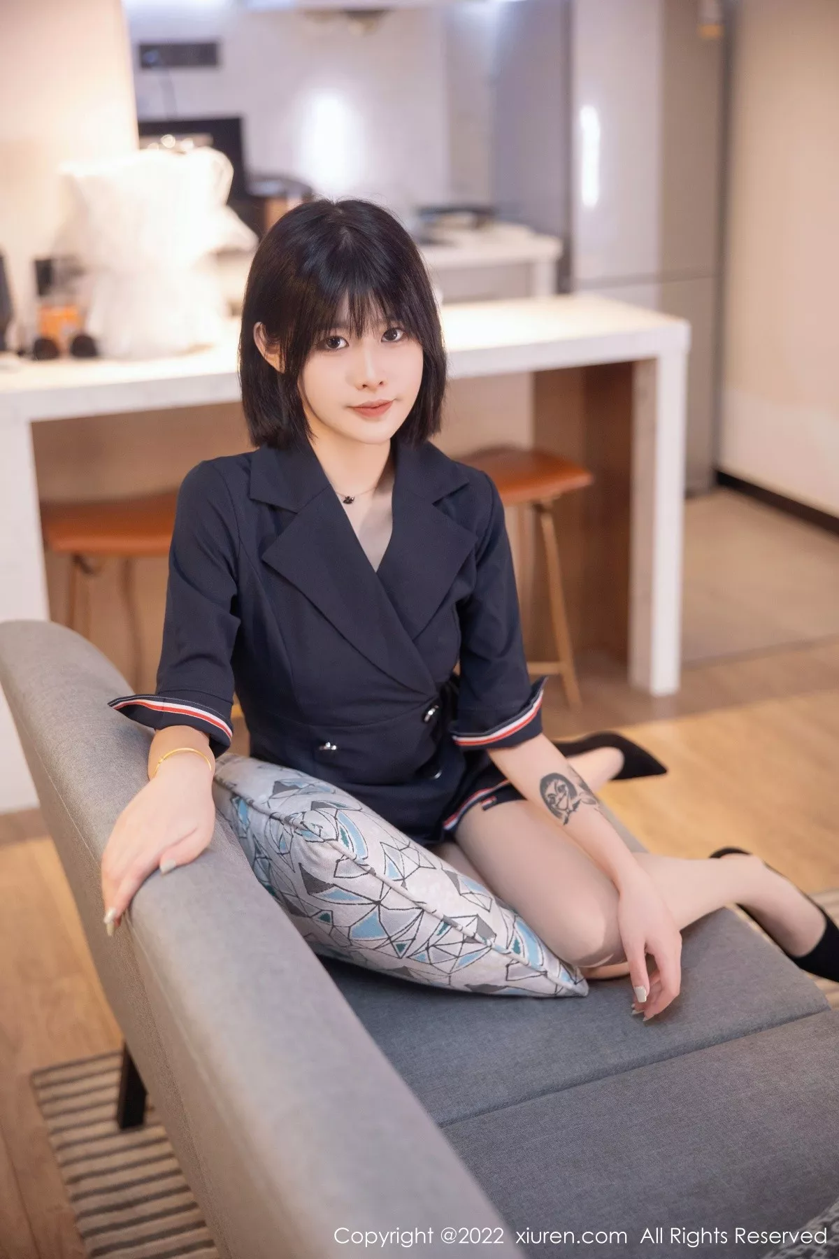 秀人集.com_[XiuRen秀人网]No.5329_模特77qiqi私房半脱露性感蓝色蕾丝内衣配超薄肉丝完美诱惑写真98P