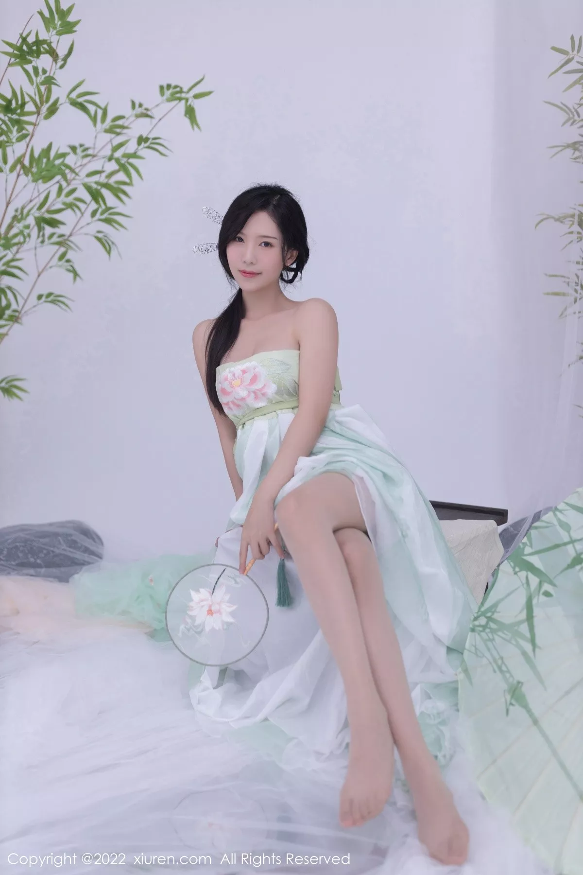 秀人集.com_[XiuRen秀人网]No.5345_模特利世私房性感淡绿色轻透古装服饰透视秀火辣身材诱惑写真72P