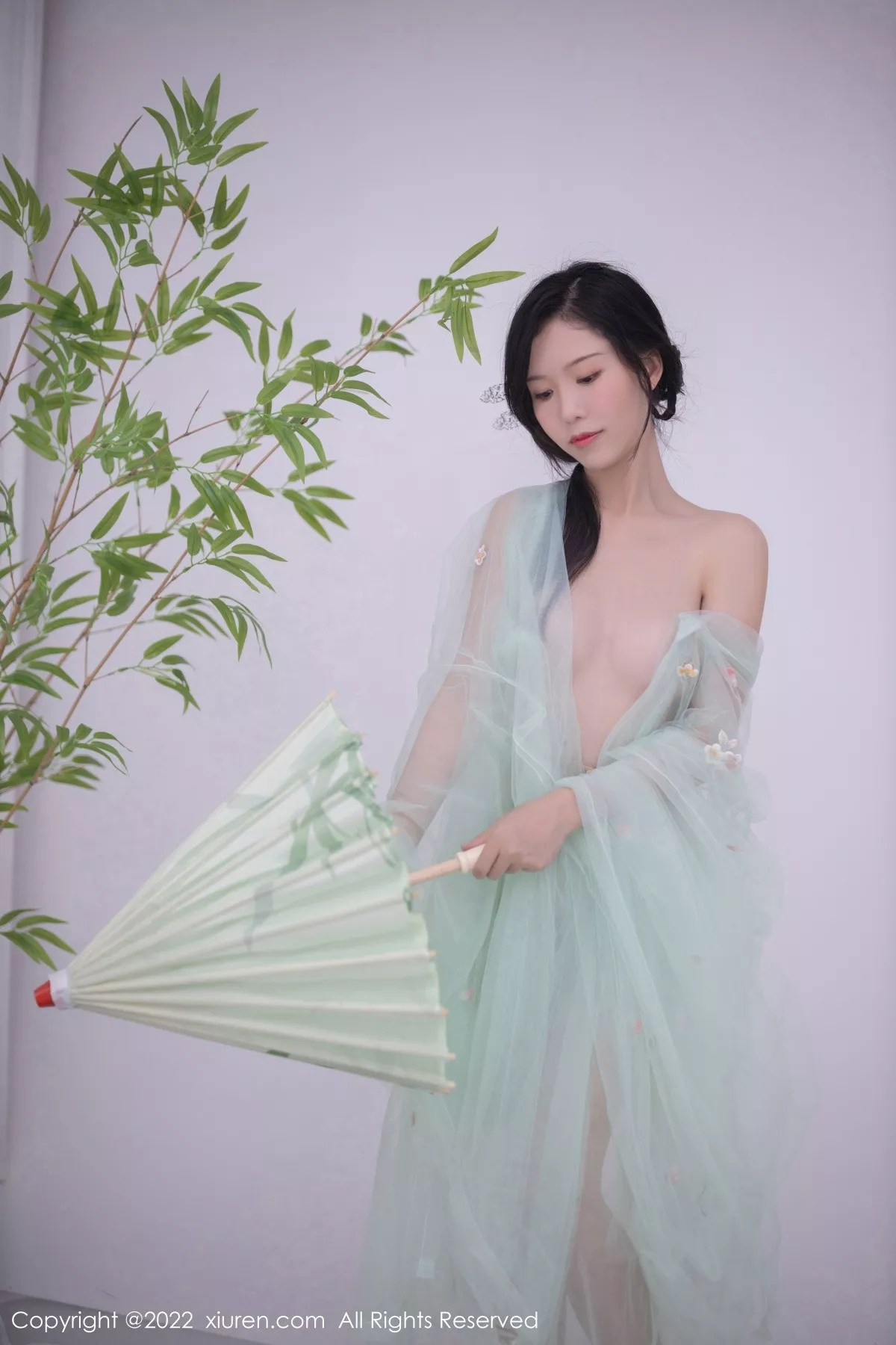 秀人集.com_[XiuRen秀人网]No.5345_模特利世私房性感淡绿色轻透古装服饰透视秀火辣身材诱惑写真72P