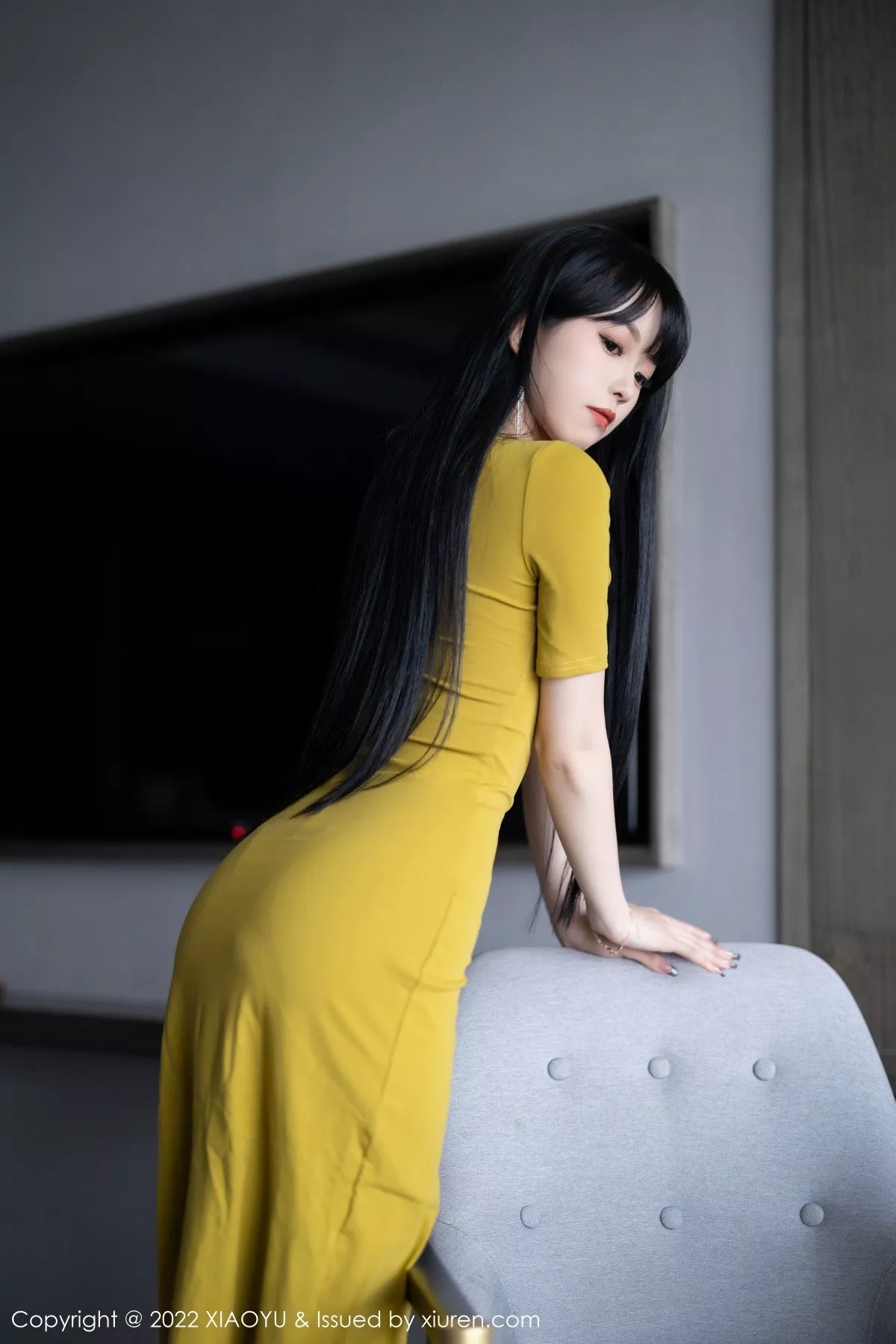 秀人集.com_[XiaoYu画语界]Vol.829_模特奶瓶私房淡蓝围裙配超薄白丝半脱露丁字裤秀翘臀诱惑写真0P