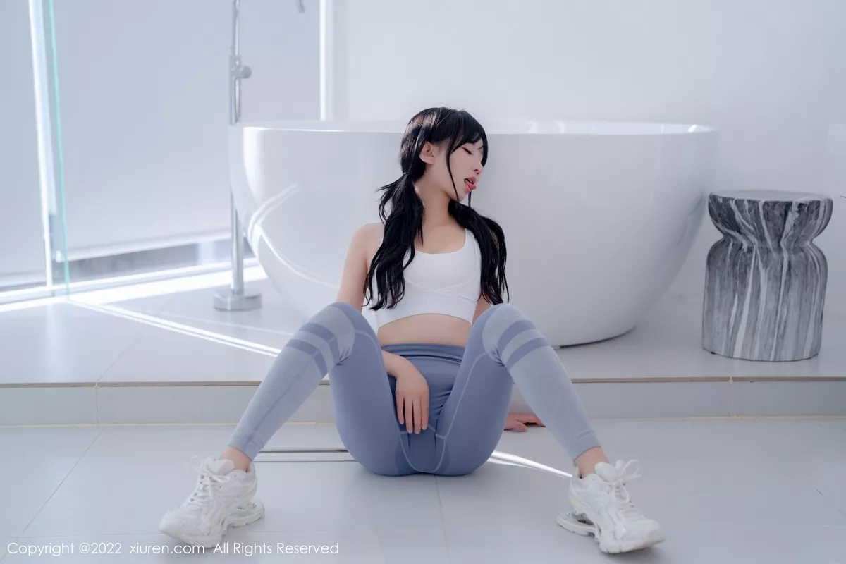 秀人集.com_[XiuRen秀人网]No.5463_女神小果冻儿大理旅拍私房性感运动服紧身秀完美身材诱惑写真55P