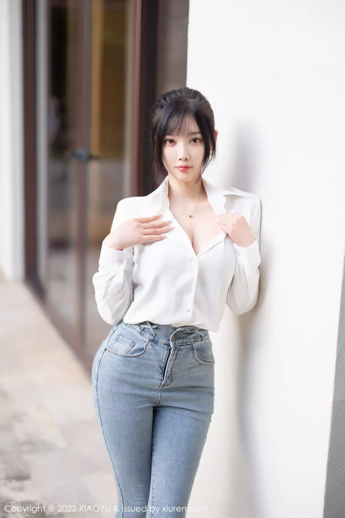 秀人集.com_[XiaoYu画语界]Vol.846_女神杨晨晨Yome性感白T配牛仔裤露红色内衣超薄肉丝诱惑写真85P