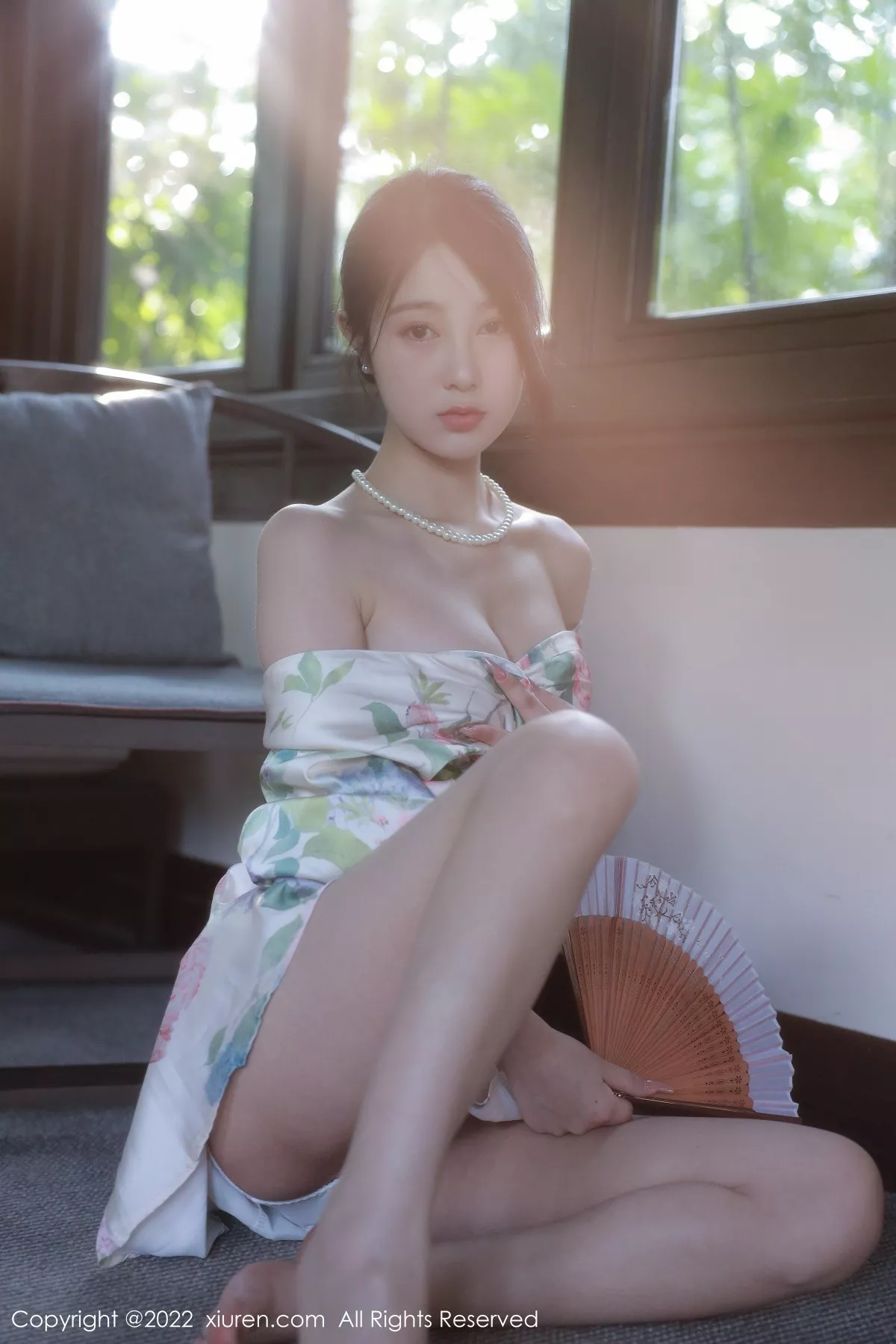 秀人集.com_[XiuRen秀人网]No.5514_模特谢晚晚性感白色带花纹长裙配原色丝袜秀完美身材诱惑写真111P